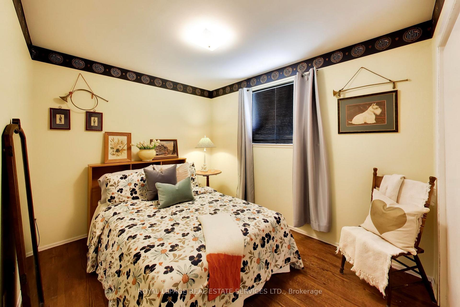 Photo 16 of 24 Elmvale Crescent, Etobicoke, West Humber-Clairville — HOMEH
