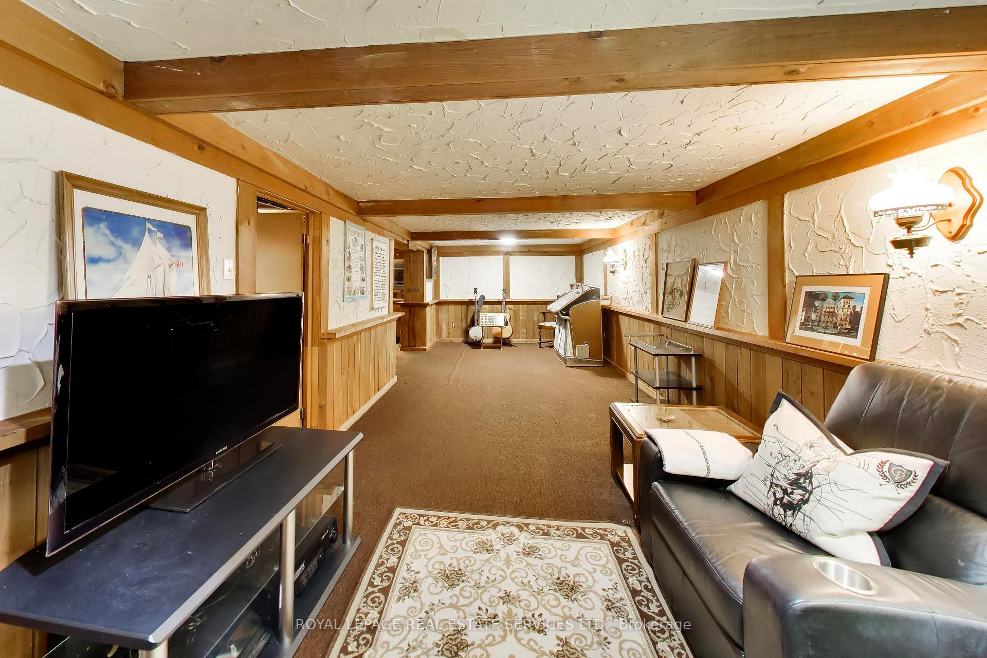Photo 19 of 24 Elmvale Crescent, Etobicoke, West Humber-Clairville — HOMEH
