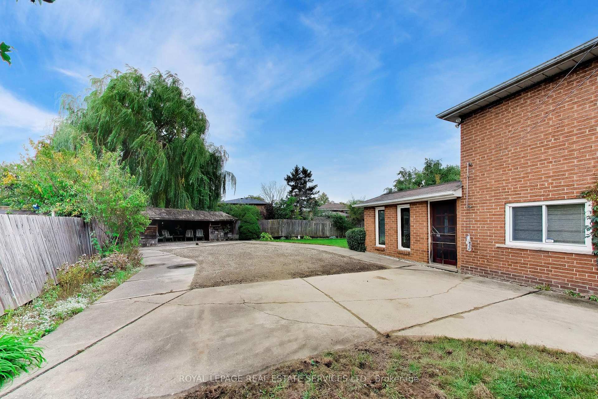 Photo 25 of 24 Elmvale Crescent, Etobicoke, West Humber-Clairville — HOMEH