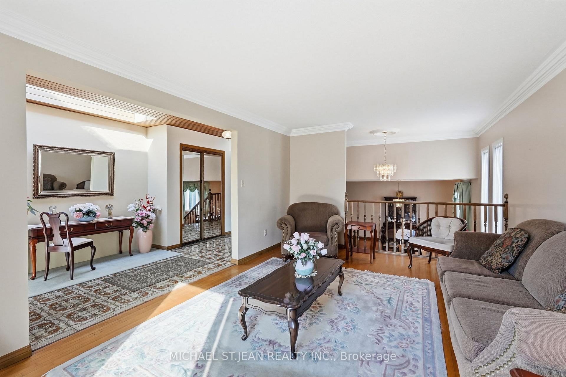 Photo 11 of 32 San Fernando Drive, Hamilton, Buchanan — HOMEH