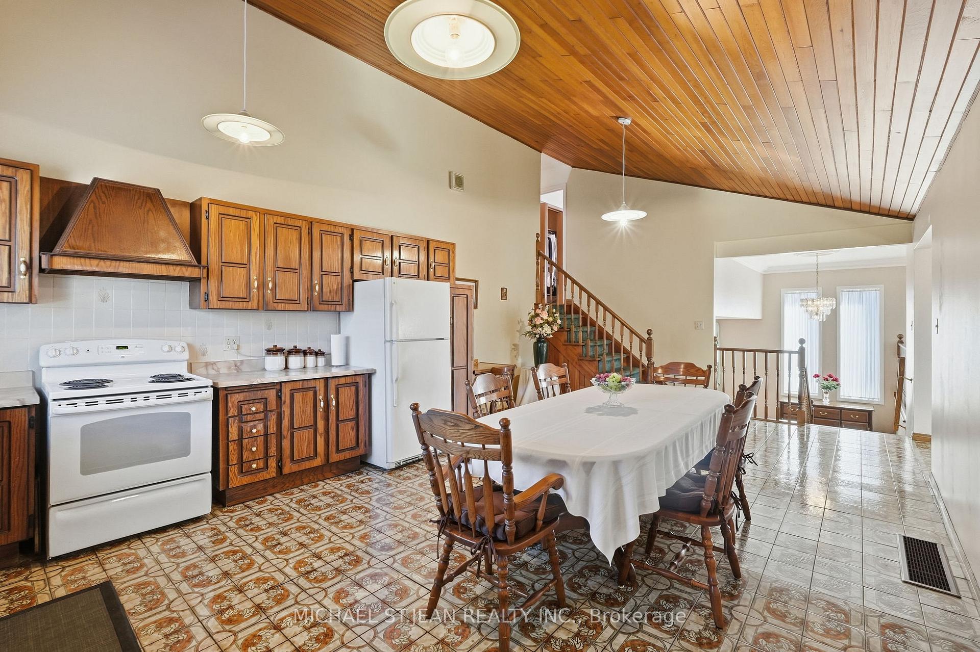 Photo 13 of 32 San Fernando Drive, Hamilton, Buchanan — HOMEH