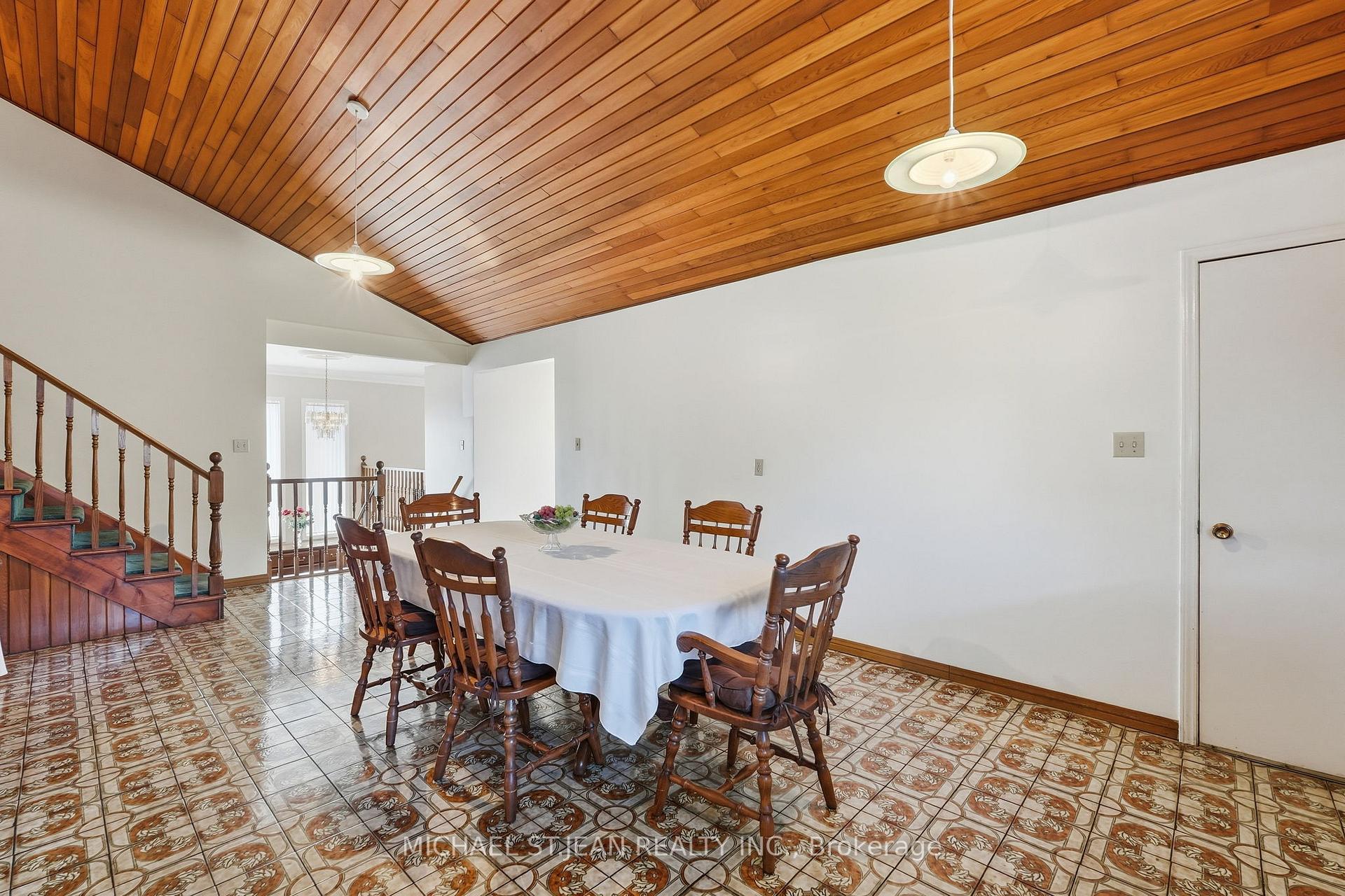 Photo 16 of 32 San Fernando Drive, Hamilton, Buchanan — HOMEH