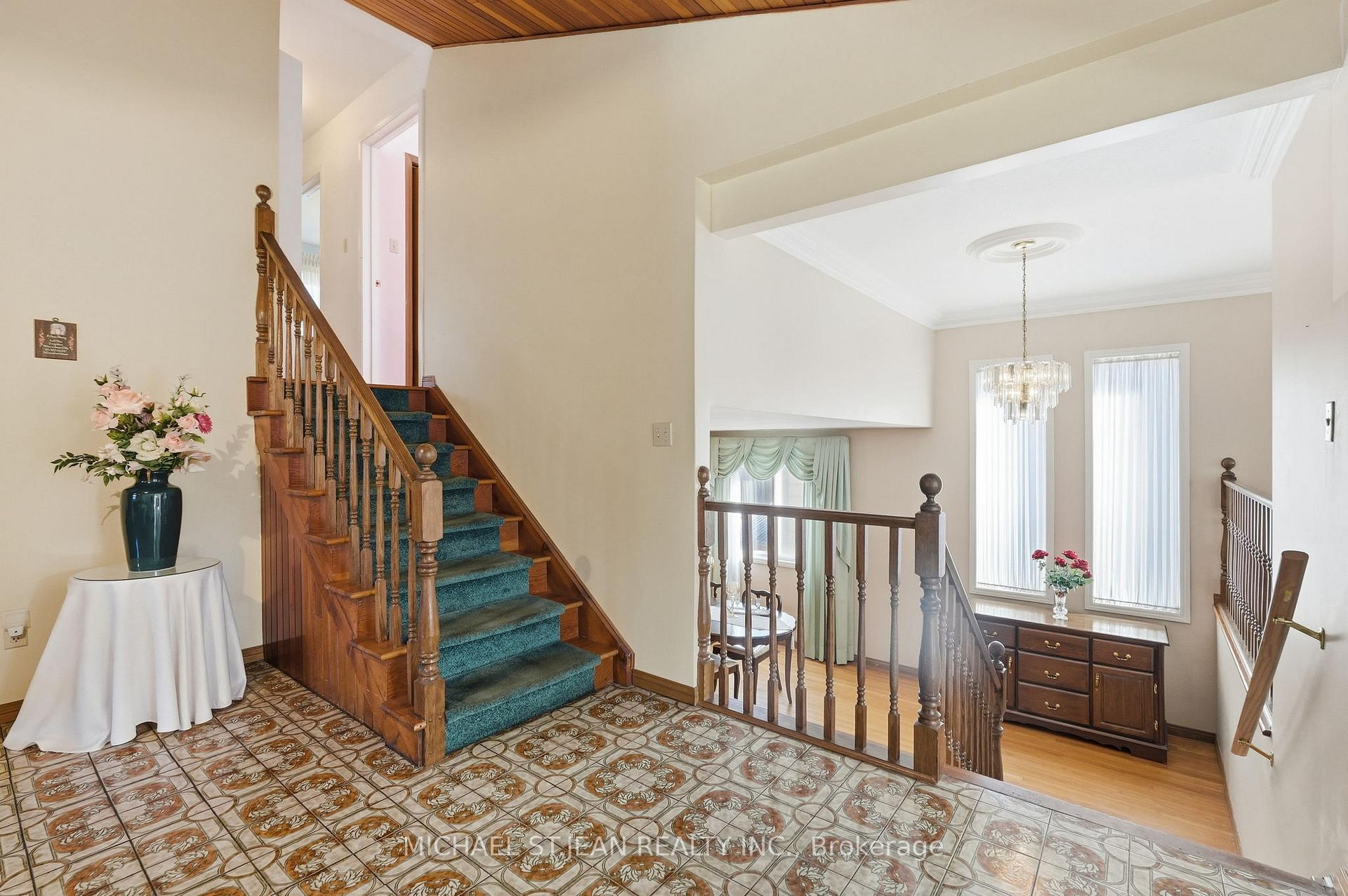 Photo 17 of 32 San Fernando Drive, Hamilton, Buchanan — HOMEH