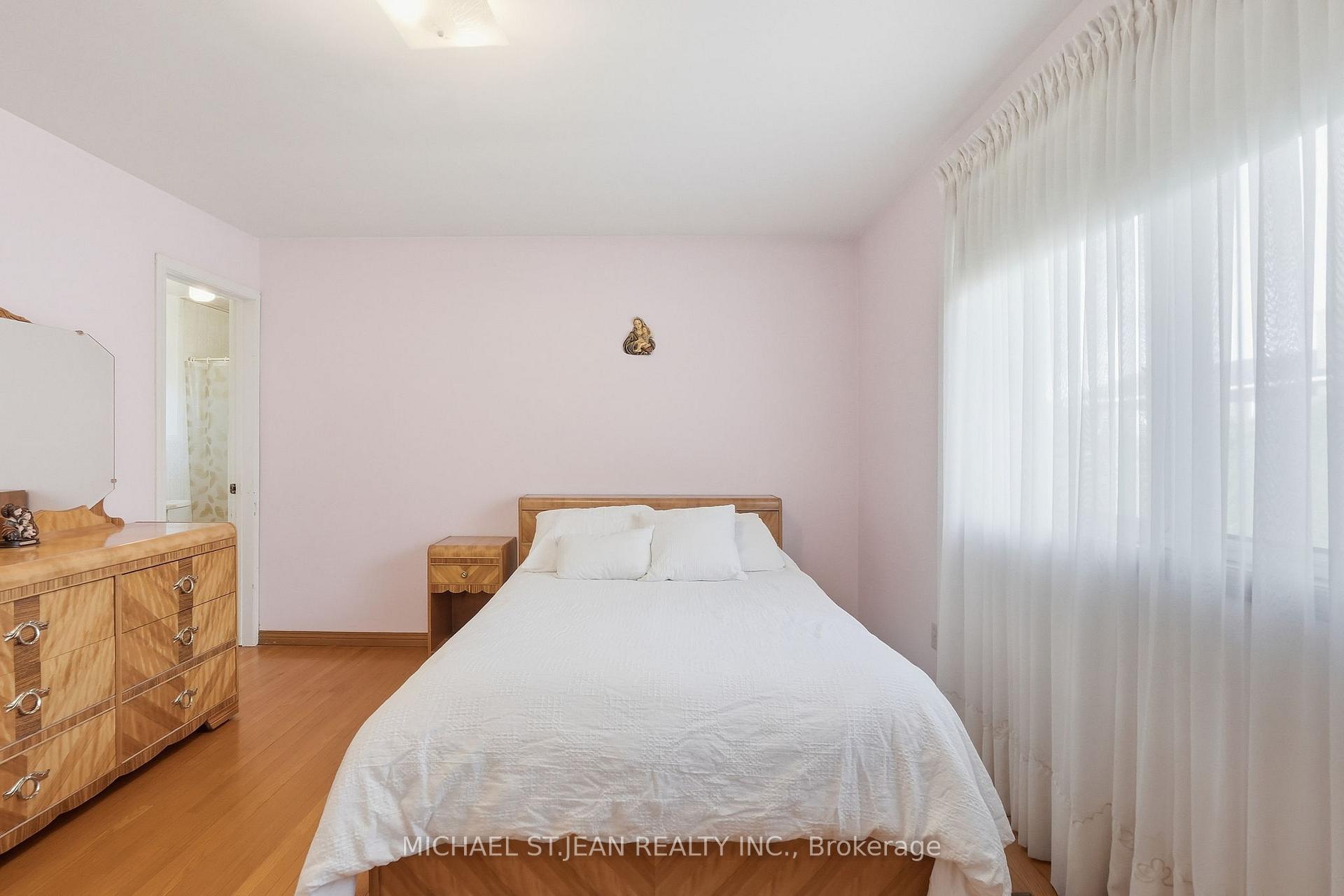 Photo 23 of 32 San Fernando Drive, Hamilton, Buchanan — HOMEH