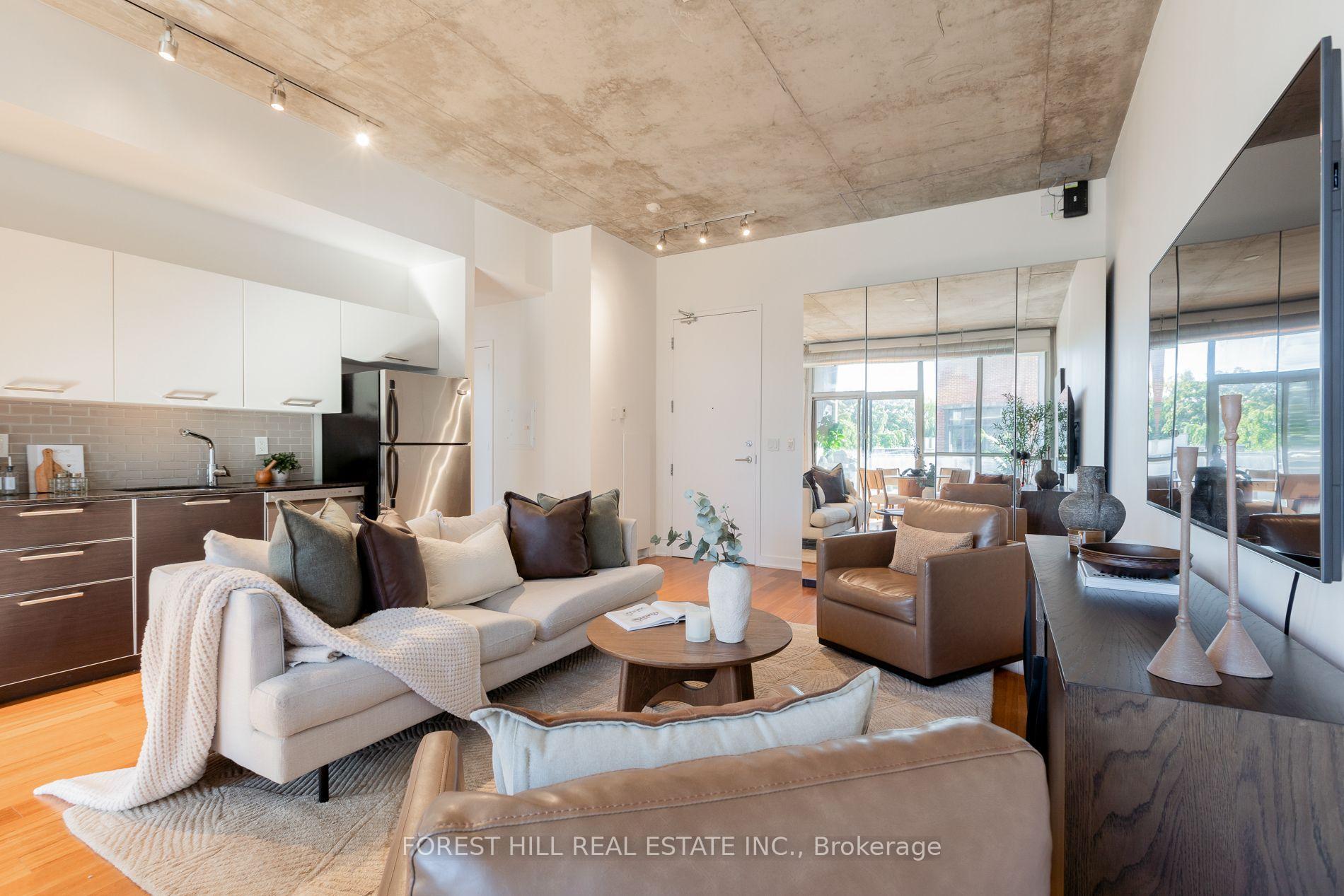 Photo 5 of Unit 415, 60 Bathurst Street, Toronto, Niagara — HOMEH