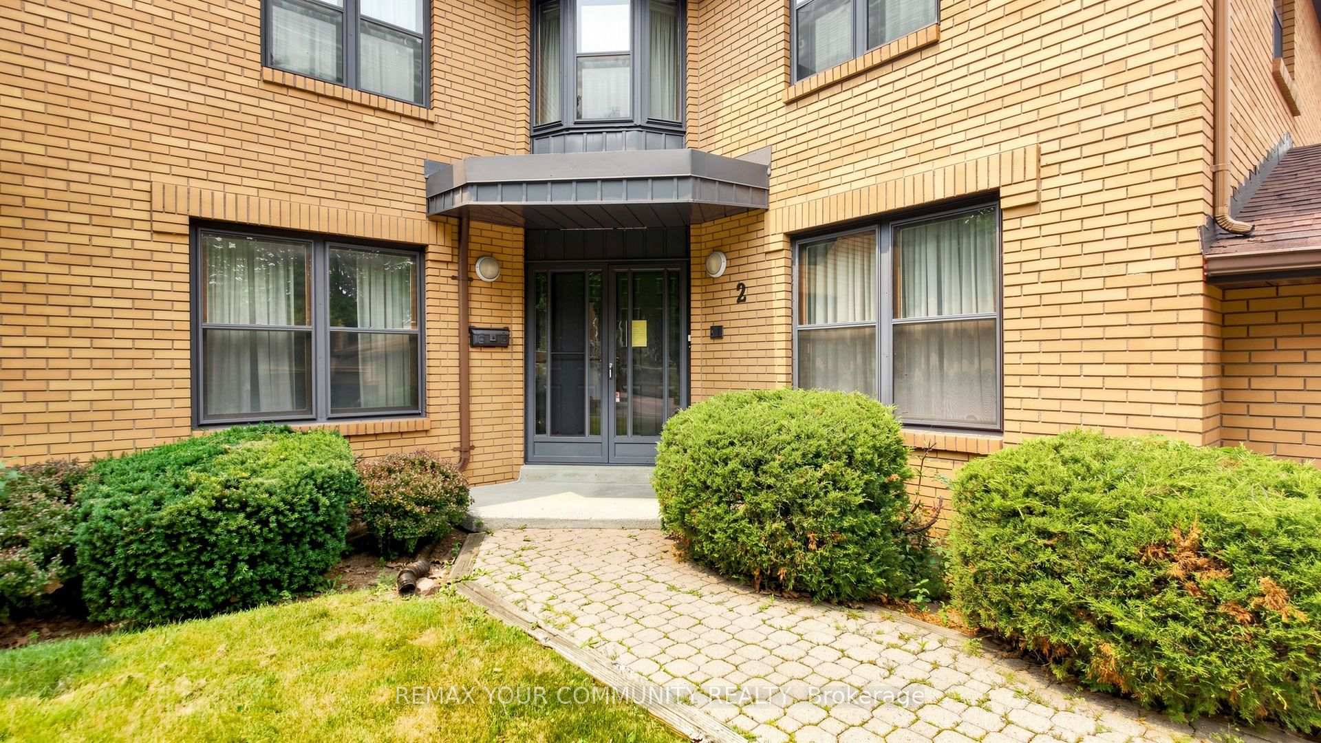 Photo 2 of 2 Trimontium Crescent, Toronto, East York — HOMEH