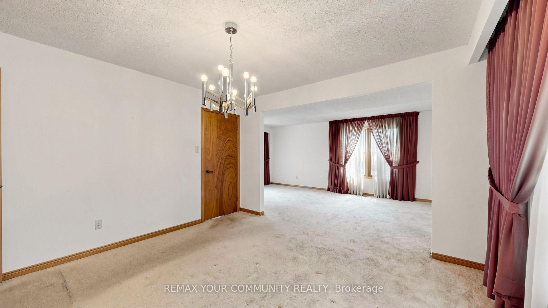 Photo 9 of 2 Trimontium Crescent, Toronto, East York — HOMEH