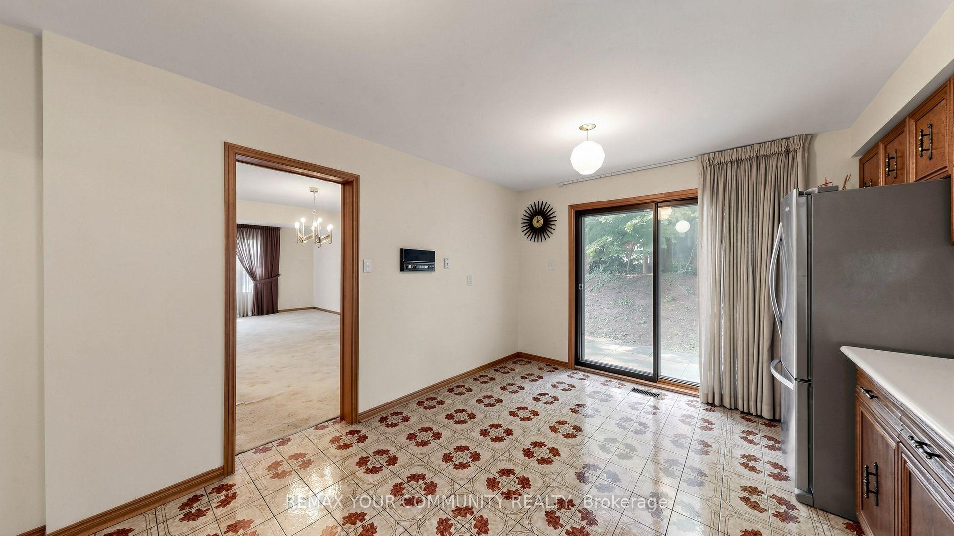 Photo 15 of 2 Trimontium Crescent, Toronto, East York — HOMEH