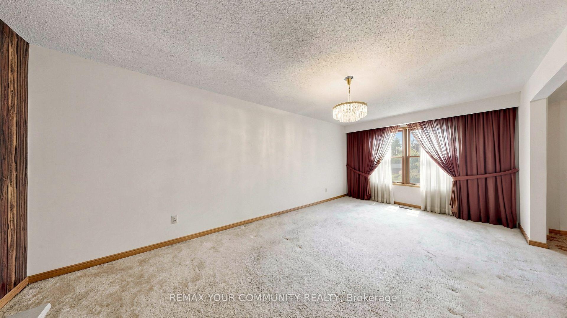 Photo 17 of 2 Trimontium Crescent, Toronto, East York — HOMEH