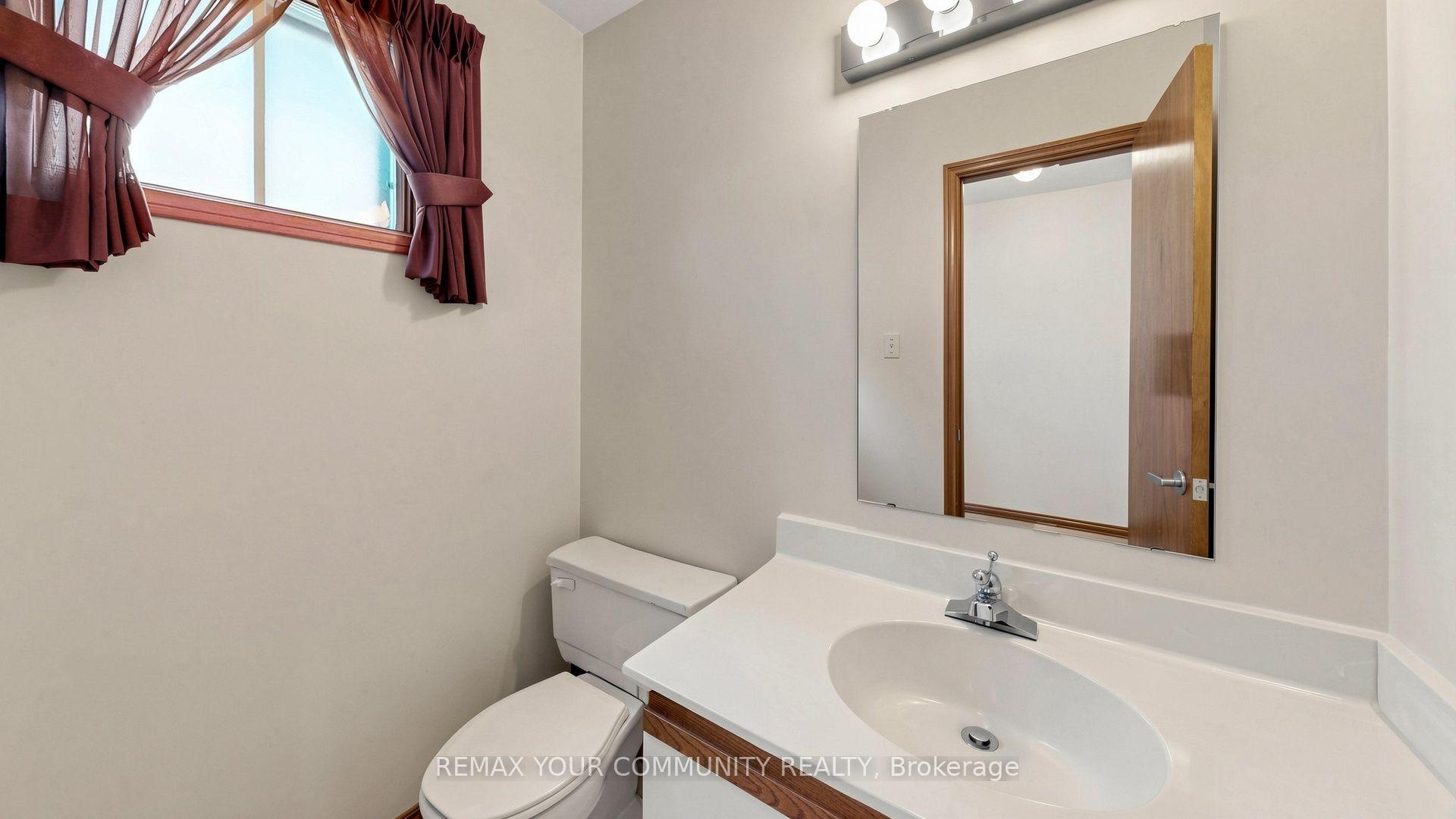 Photo 20 of 2 Trimontium Crescent, Toronto, East York — HOMEH