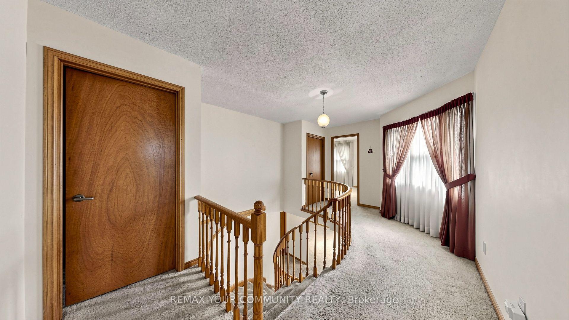 Photo 23 of 2 Trimontium Crescent, Toronto, East York — HOMEH