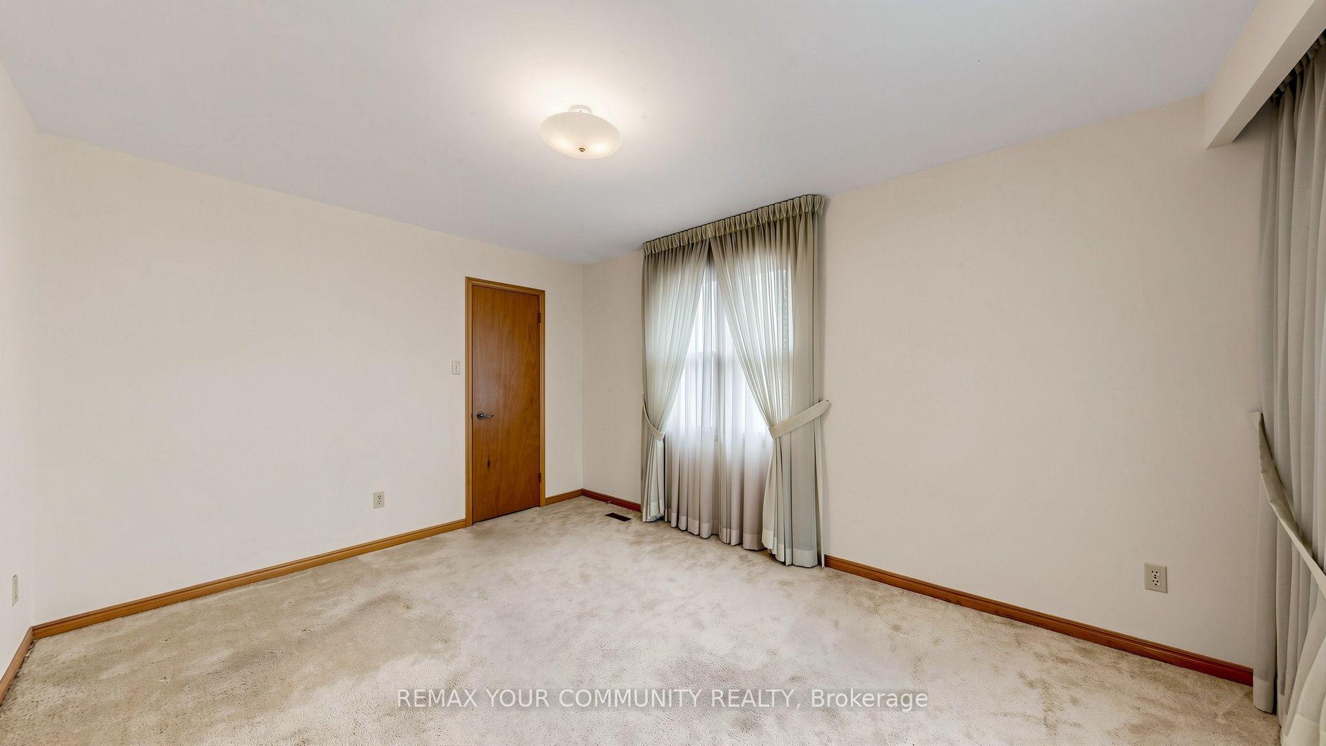 Photo 28 of 2 Trimontium Crescent, Toronto, East York — HOMEH