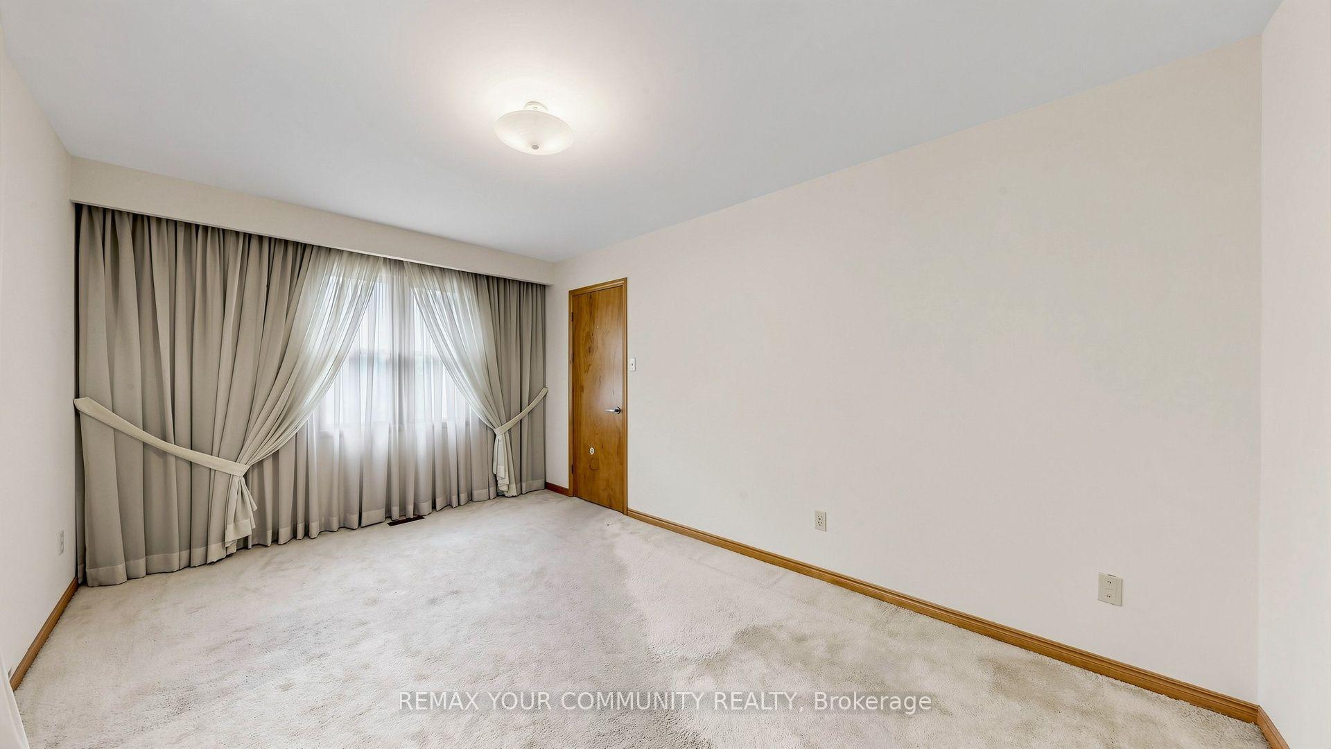 Photo 30 of 2 Trimontium Crescent, Toronto, East York — HOMEH