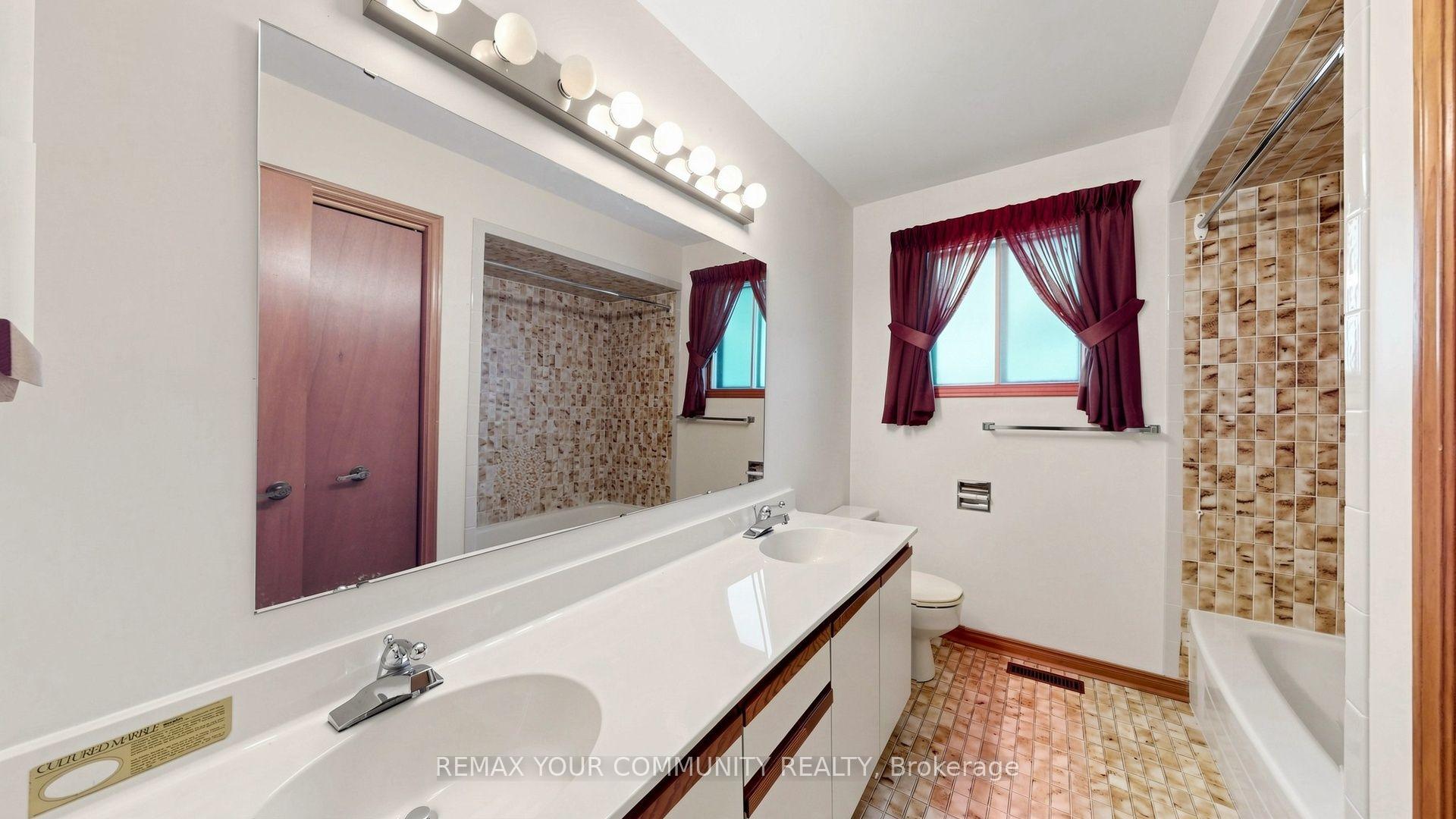 Photo 31 of 2 Trimontium Crescent, Toronto, East York — HOMEH