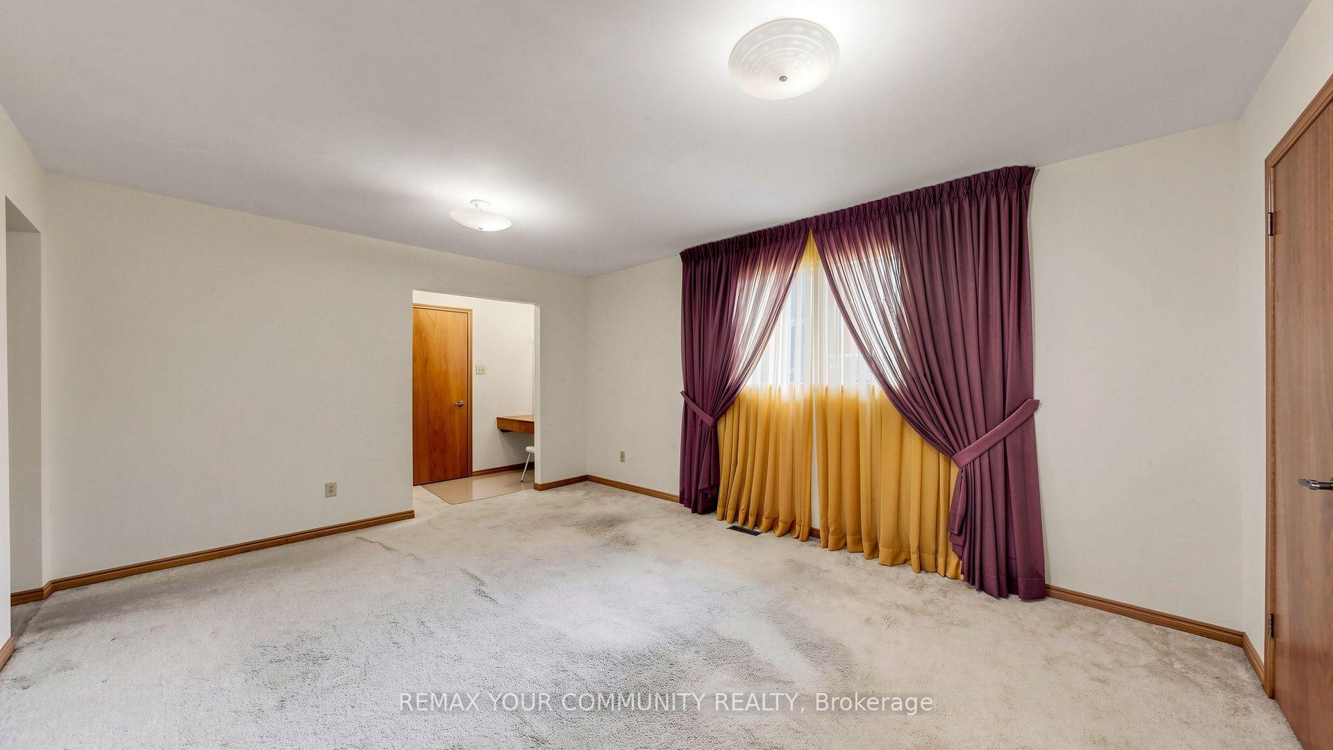 Photo 35 of 2 Trimontium Crescent, Toronto, East York — HOMEH