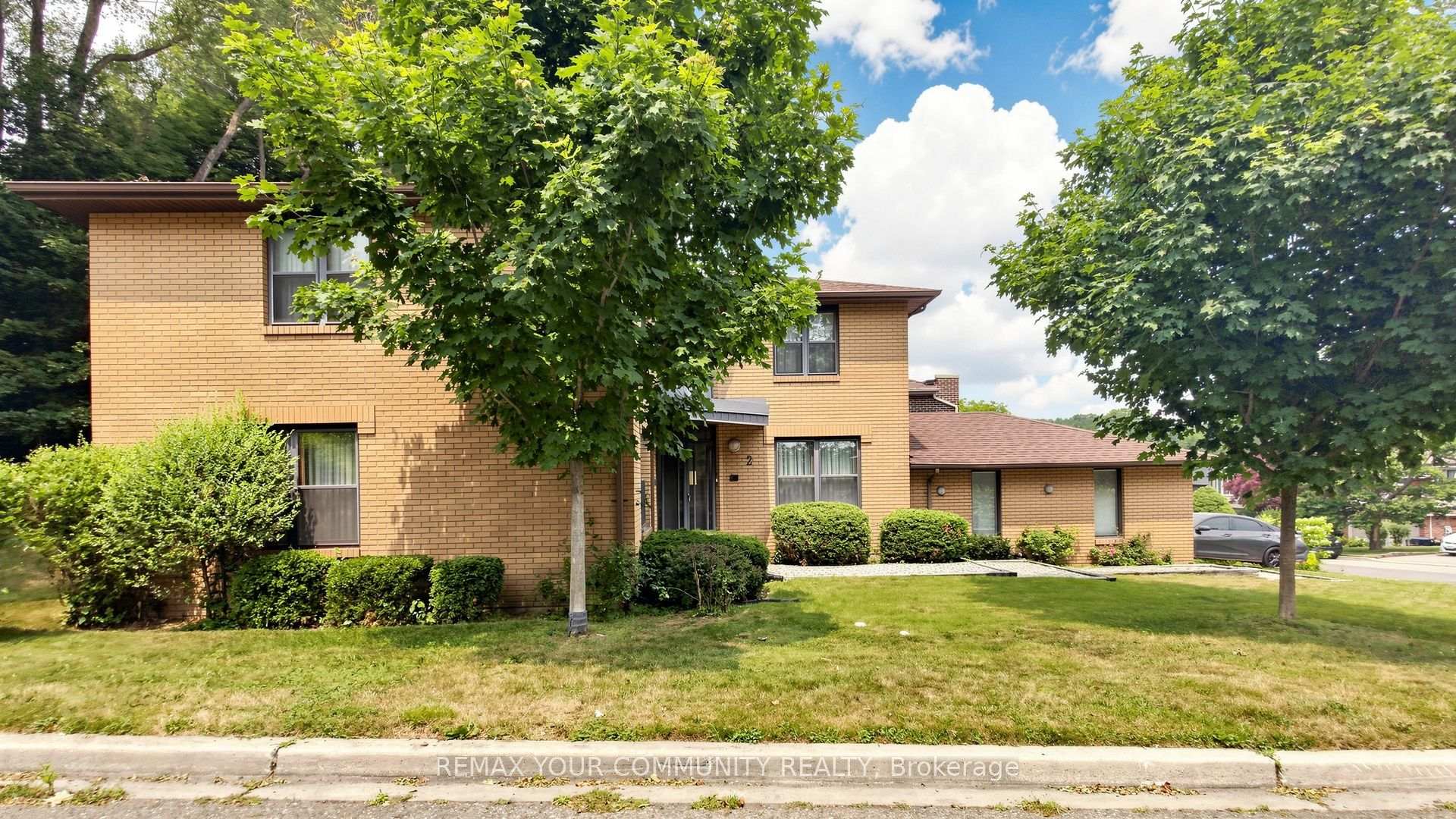 Photo 45 of 2 Trimontium Crescent, Toronto, East York — HOMEH