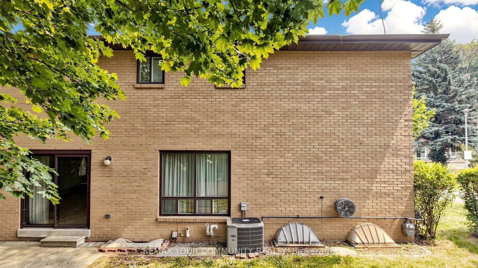 Photo 47 of 2 Trimontium Crescent, Toronto, East York — HOMEH
