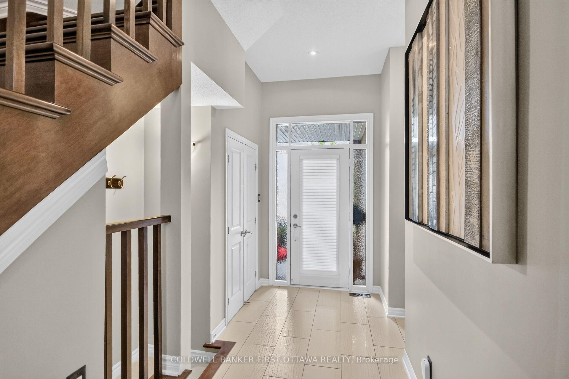 Photo 3 of 184 Mattingly Way, Ottawa, Riverside South/Gloucester Glen — HOMEH