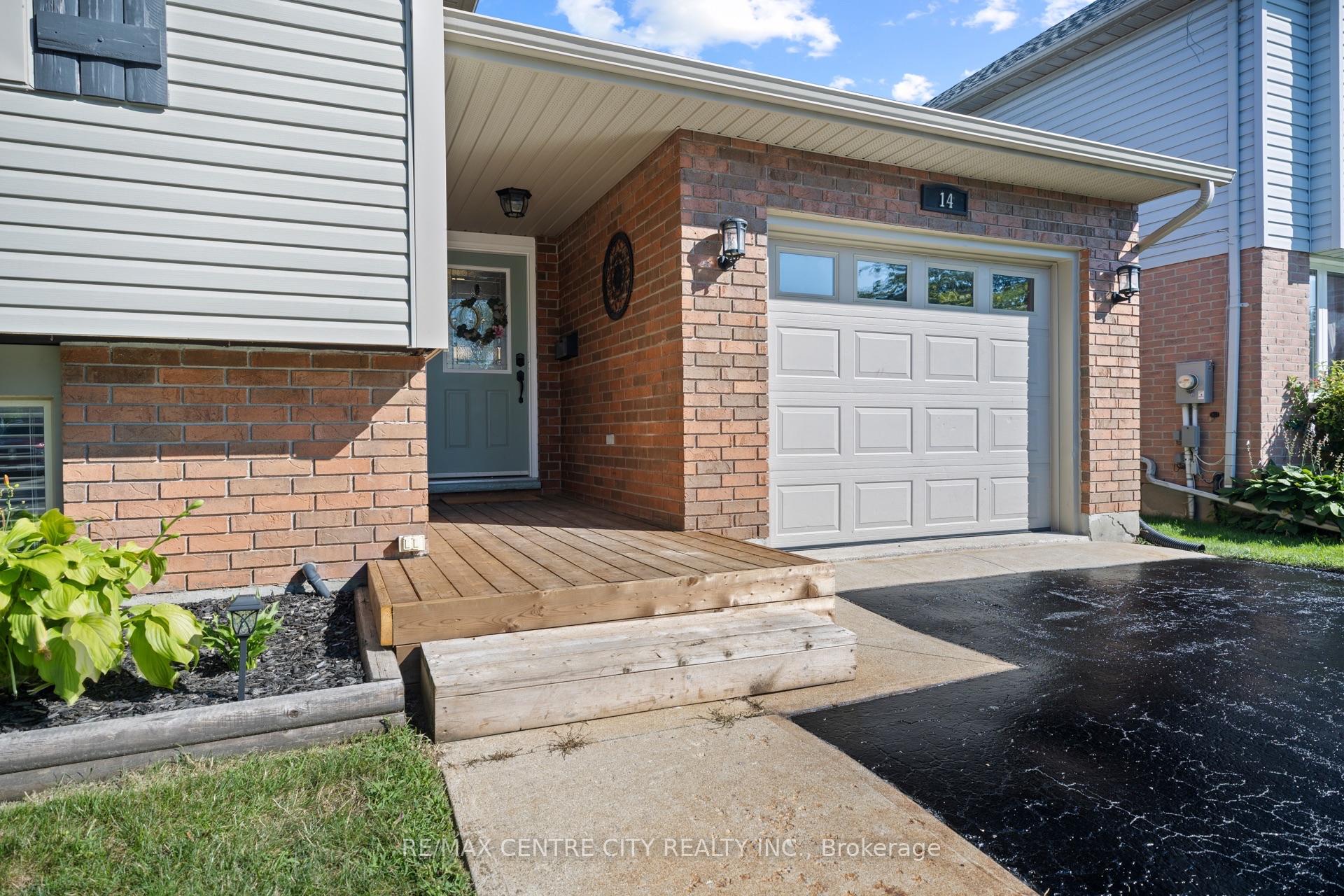 Photo 3 of 14 Stokes Road, St. Thomas — HOMEH
