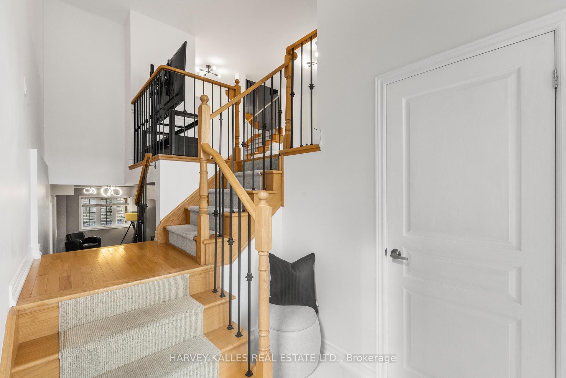 Photo 4 of 57 Elderbrook Crescent, Vaughan, Patterson — HOMEH