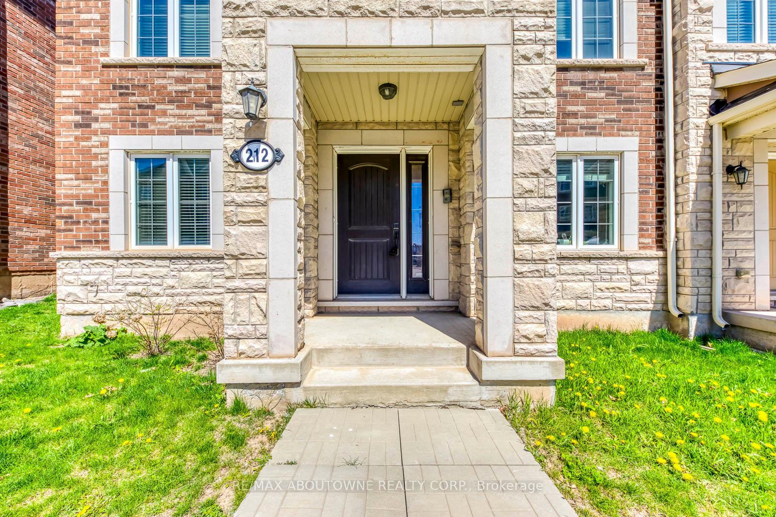 Photo 2 of 212 Ellen Davidson Drive, Oakville, Glenorchy — HOMEH