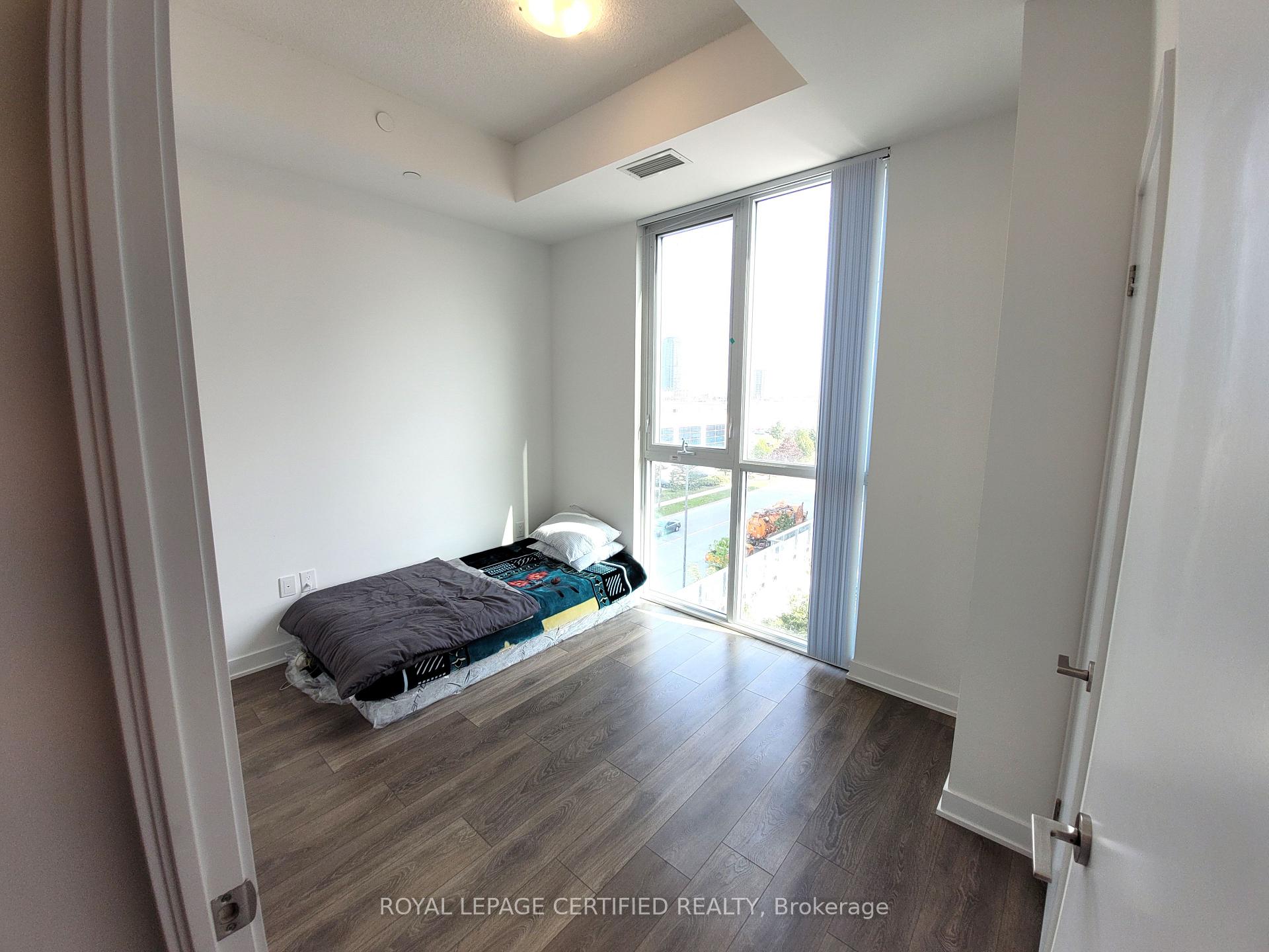Photo 9 of Unit 503, 10 Honeycrisp Crescent, Vaughan, Vaughan Corporate Centre — HOMEH