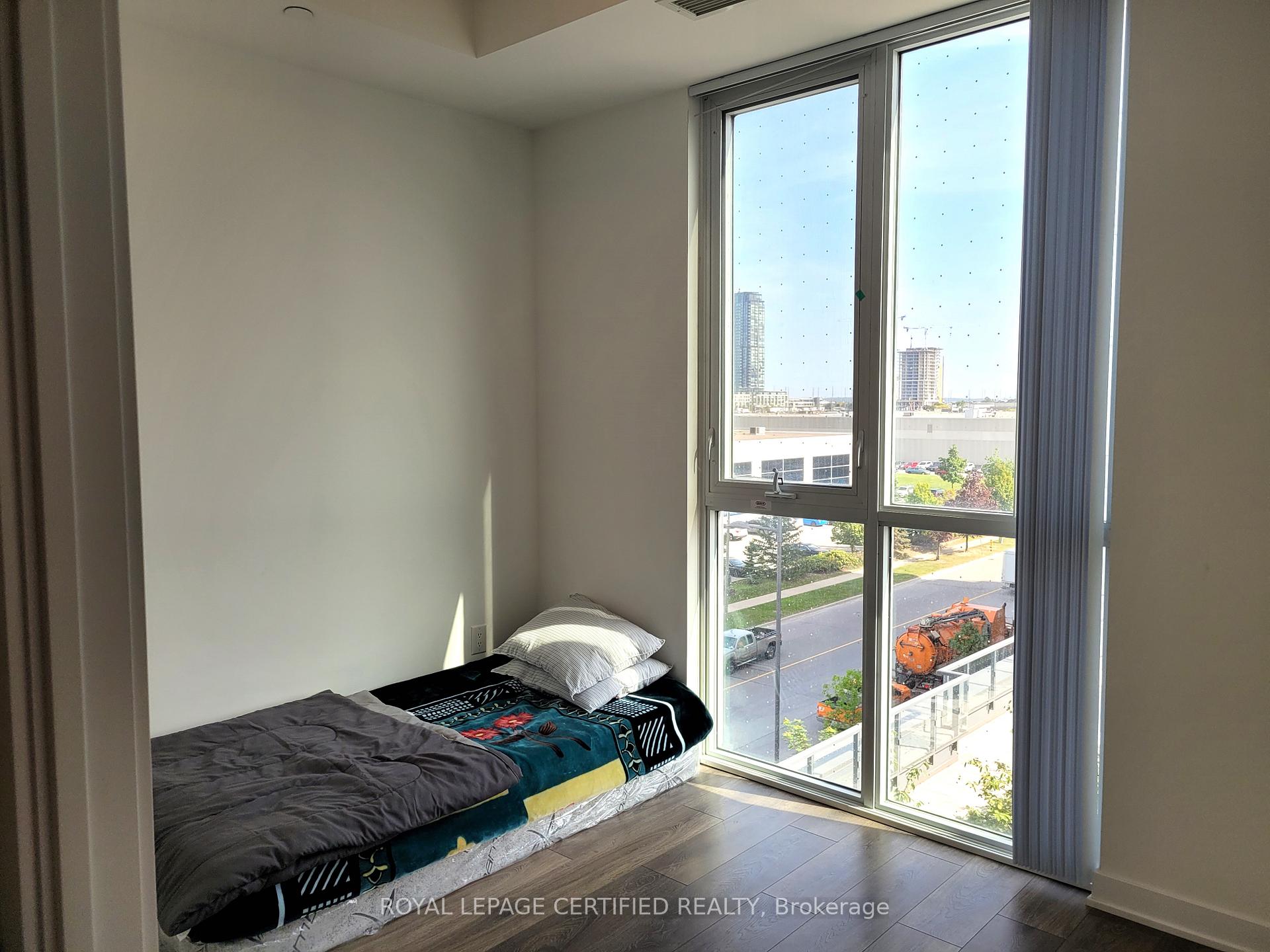 Photo 10 of Unit 503, 10 Honeycrisp Crescent, Vaughan, Vaughan Corporate Centre — HOMEH