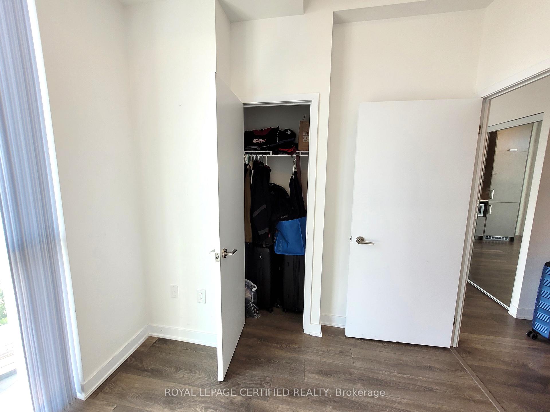 Photo 13 of Unit 503, 10 Honeycrisp Crescent, Vaughan, Vaughan Corporate Centre — HOMEH
