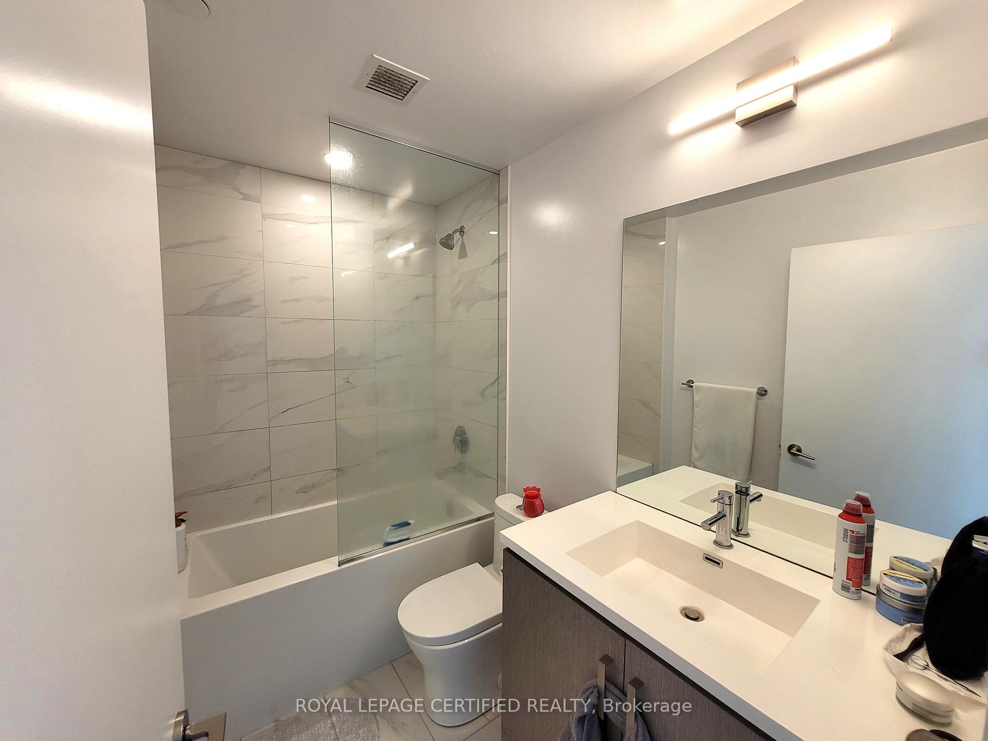 Photo 15 of Unit 503, 10 Honeycrisp Crescent, Vaughan, Vaughan Corporate Centre — HOMEH
