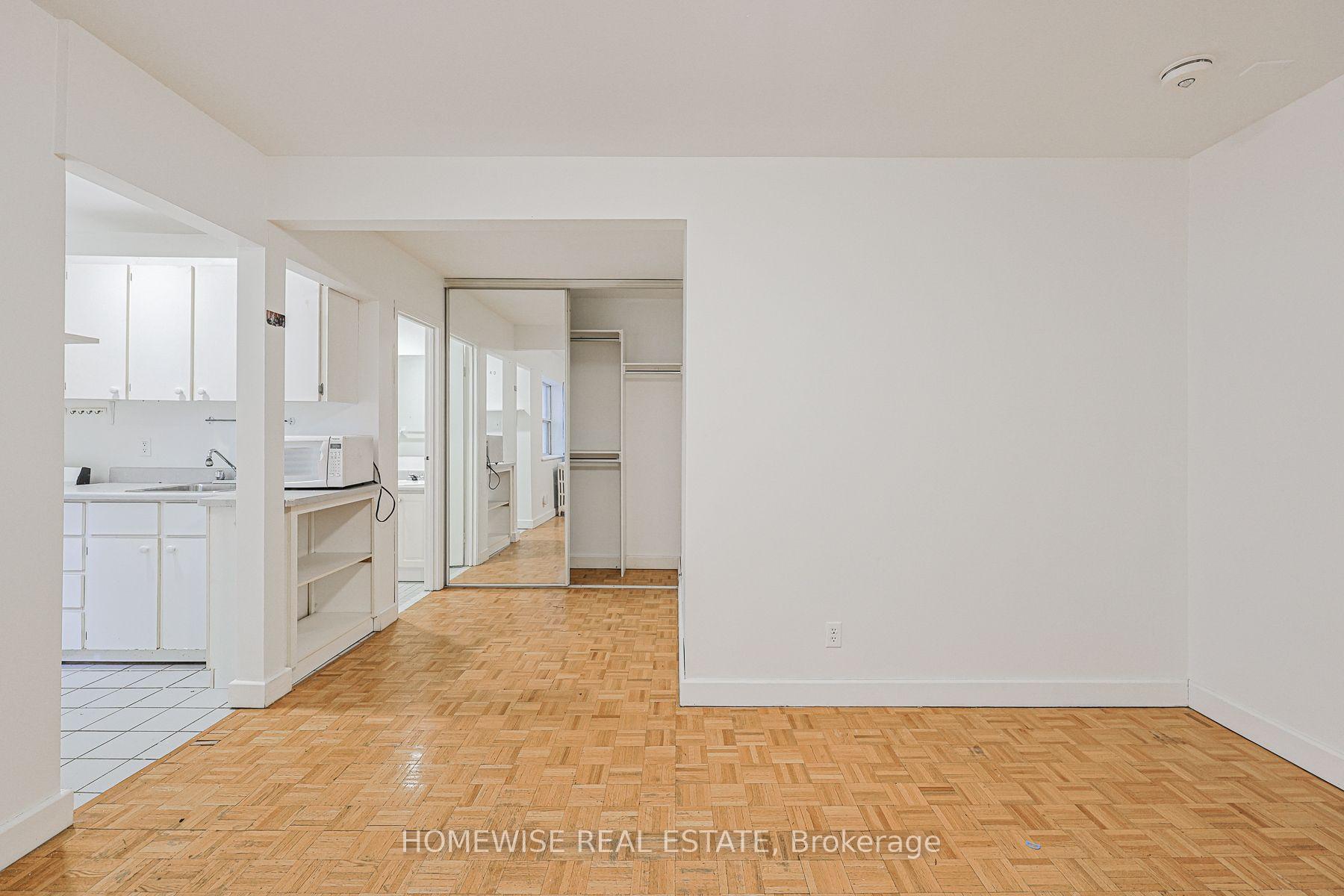 Photo 6 of Unit 312, 33 Maitland Street, Toronto, Church-Yonge Corridor — HOMEH
