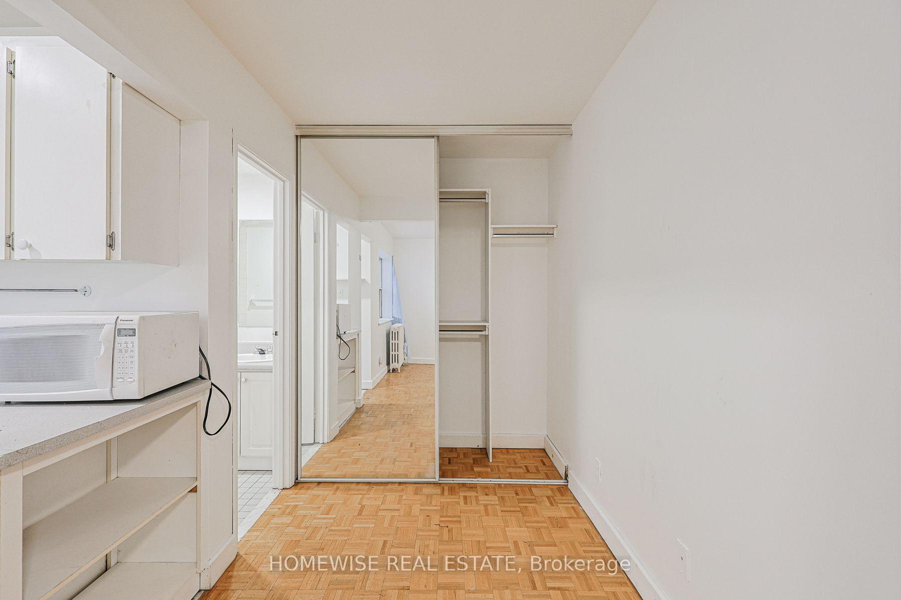 Photo 8 of Unit 312, 33 Maitland Street, Toronto, Church-Yonge Corridor — HOMEH
