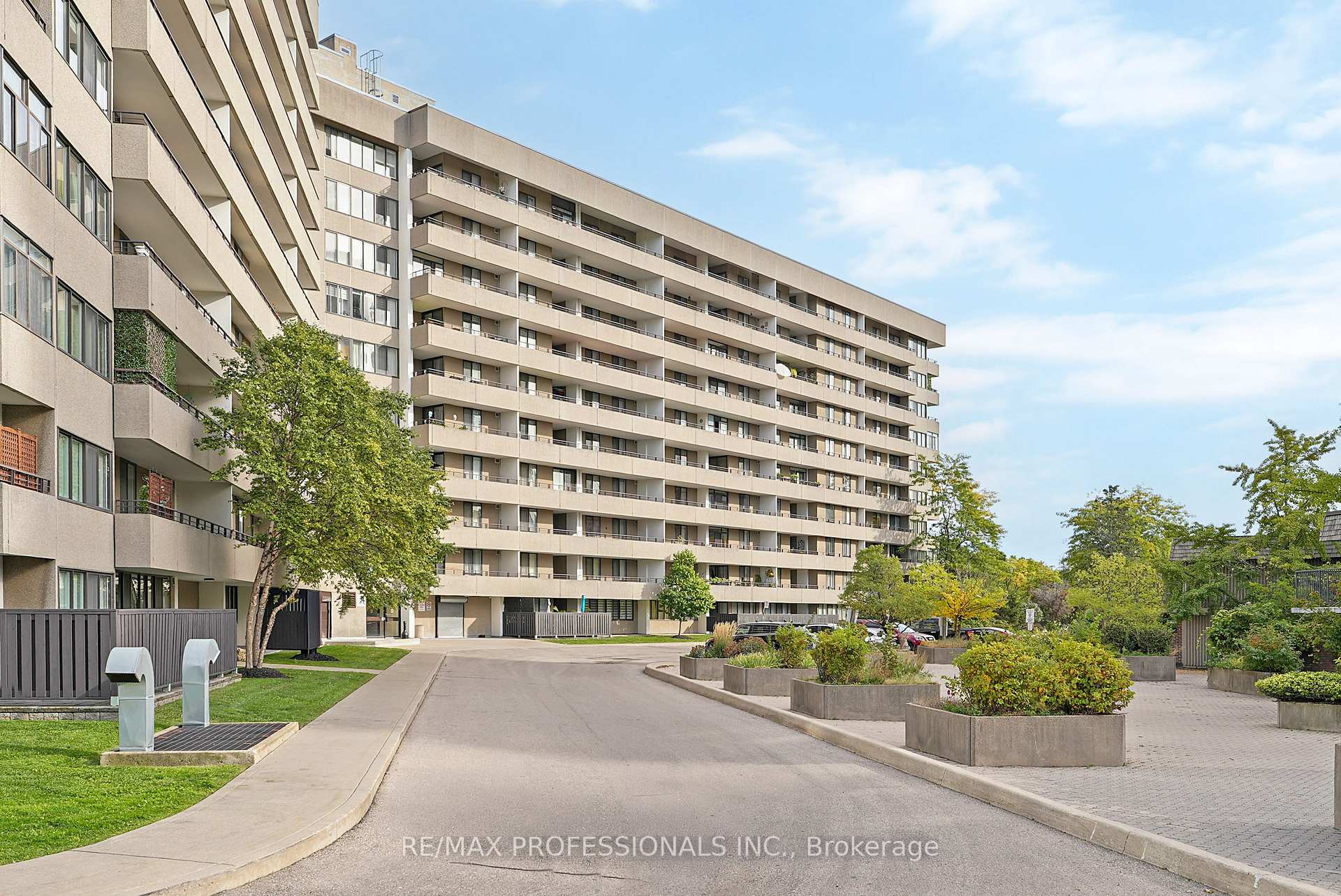Photo of Unit 510, 1320 Mississauga Valley Boulevard