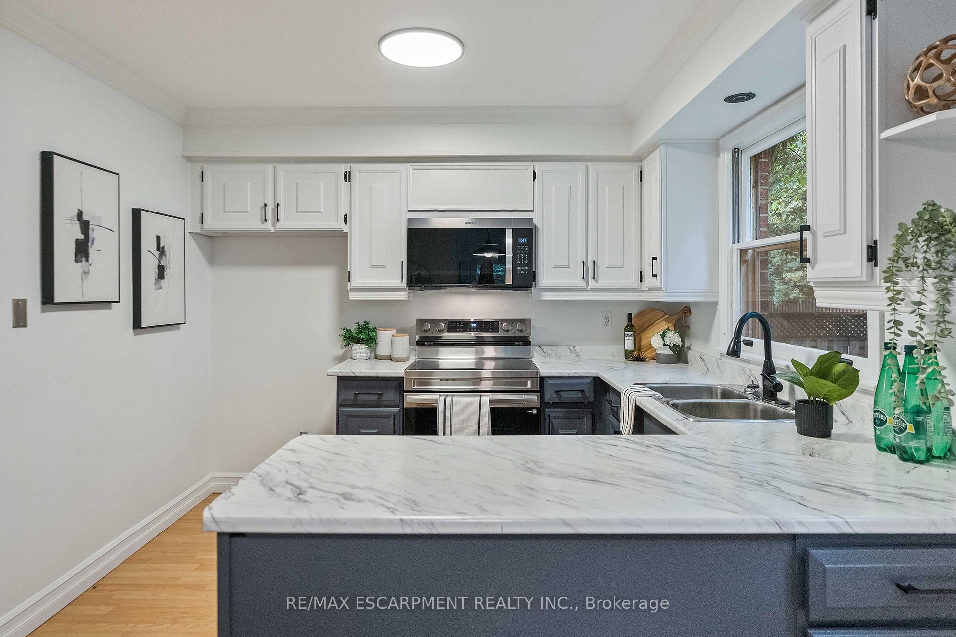 Photo 7 of 786 Edistel Crescent, Mississauga, Lorne Park — HOMEH