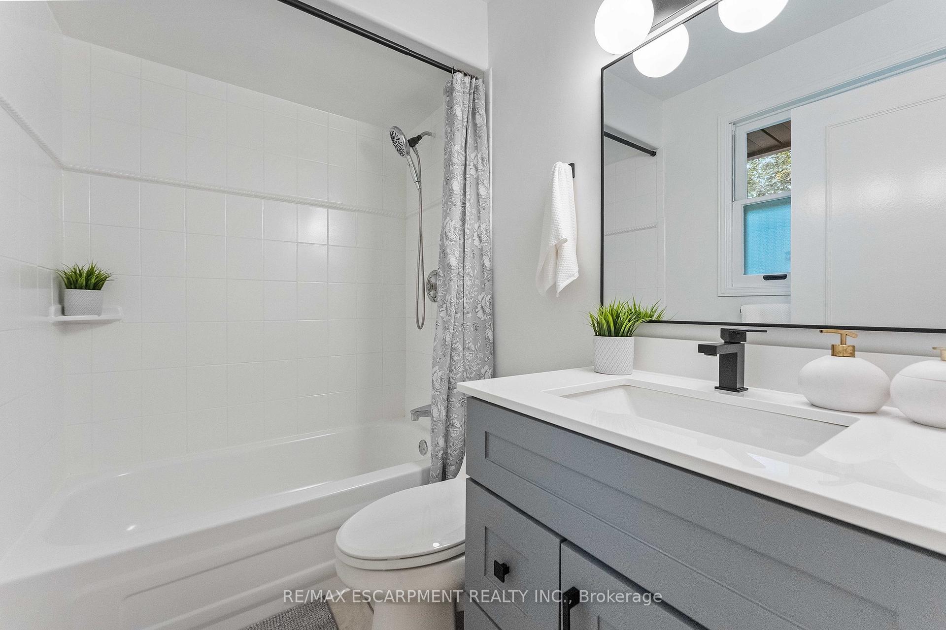 Photo 21 of 786 Edistel Crescent, Mississauga, Lorne Park — HOMEH