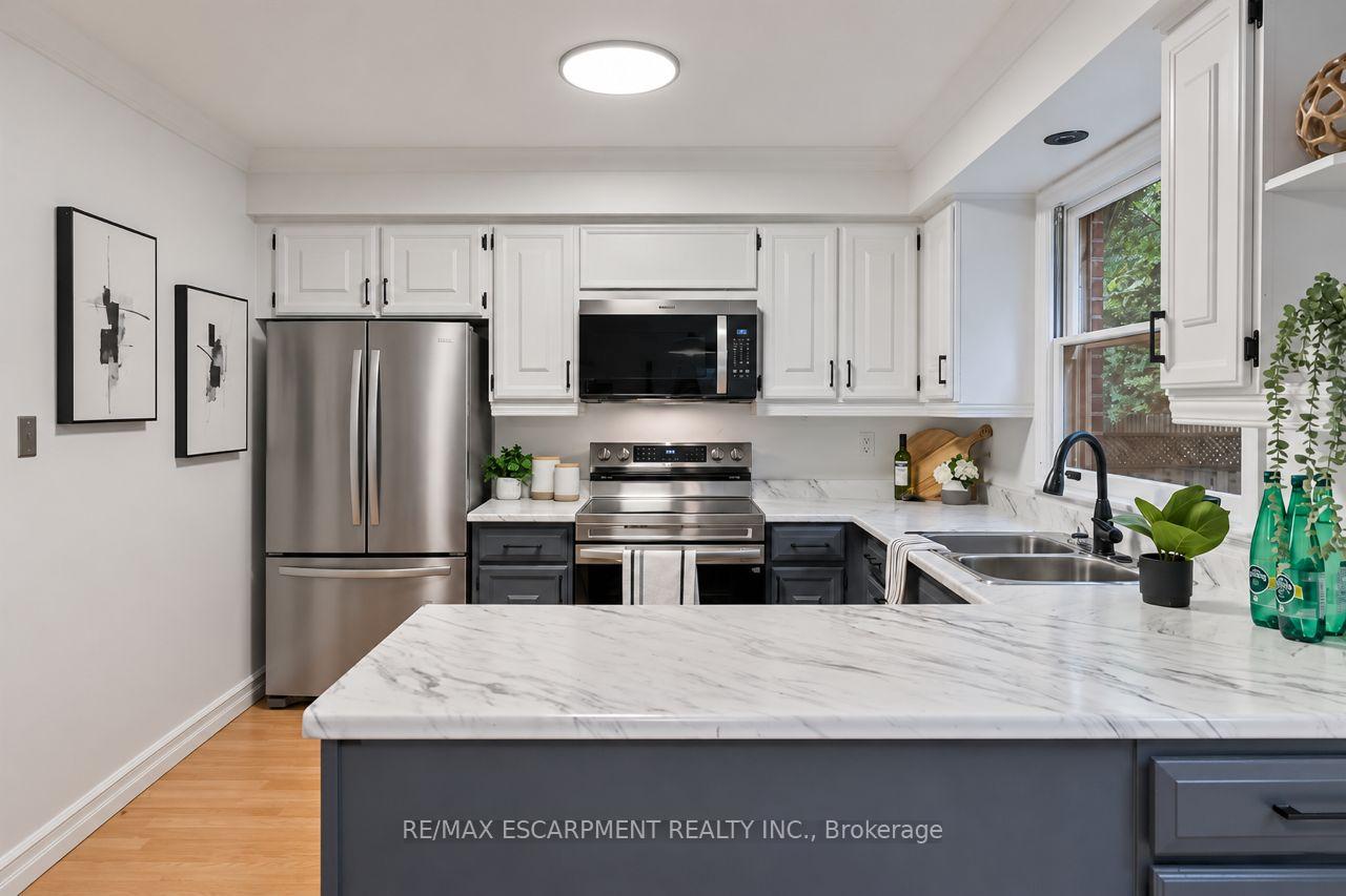 Photo 8 of 786 Edistel Crescent, Mississauga, Lorne Park — HOMEH