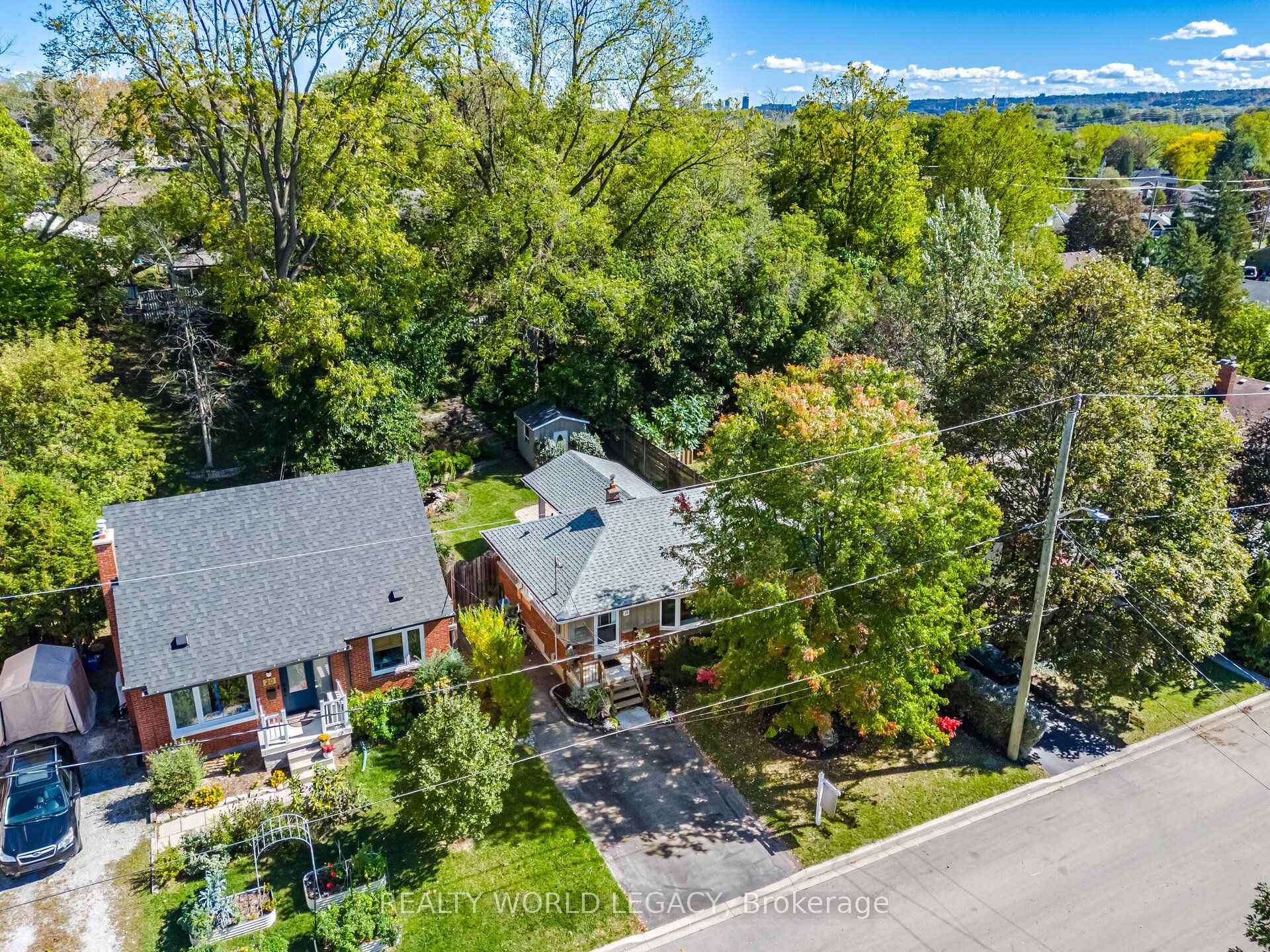 Photo 4 of 18 Delsey Street, Hamilton, Dundas — HOMEH