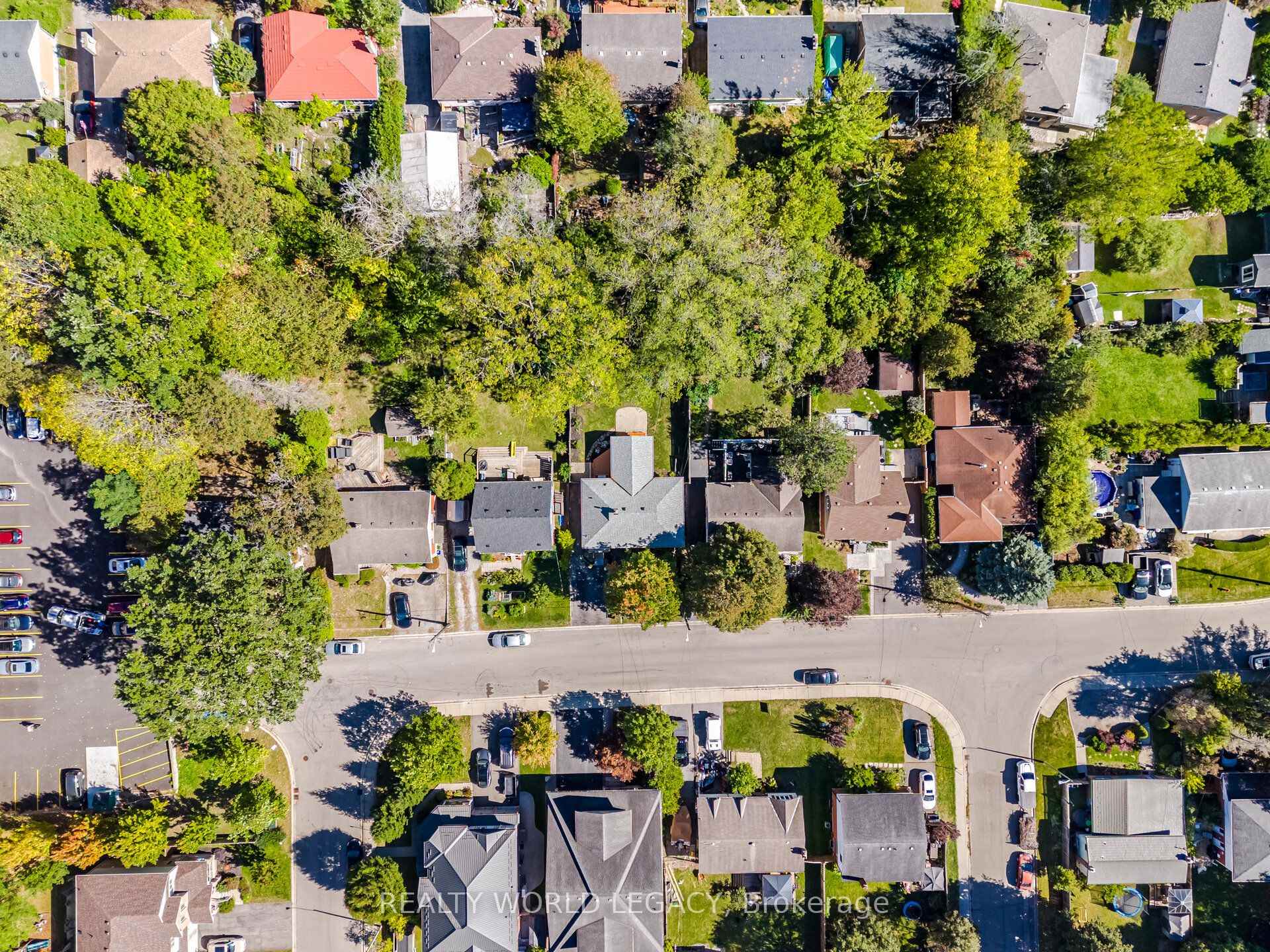 Photo 5 of 18 Delsey Street, Hamilton, Dundas — HOMEH