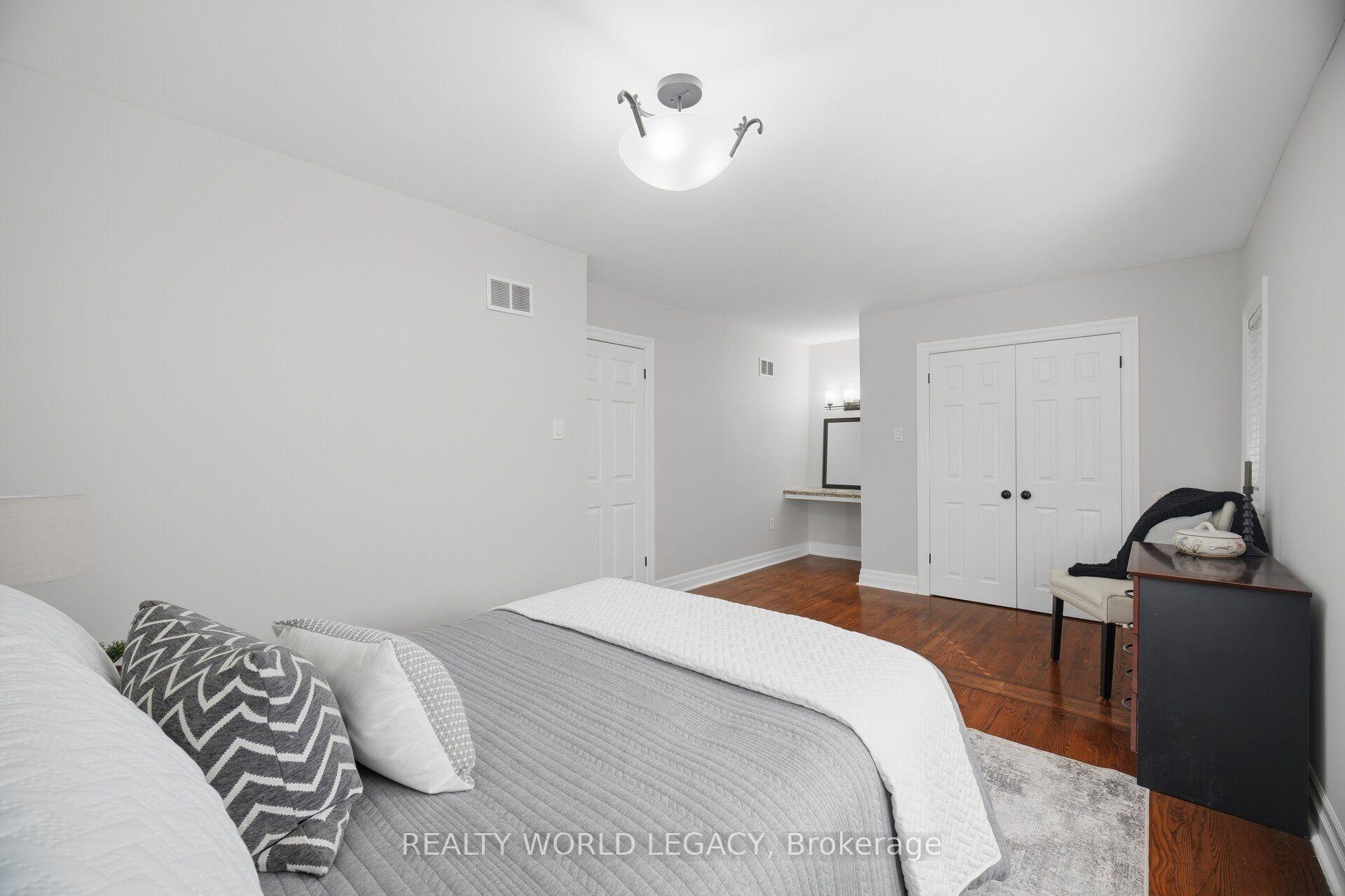 Photo 23 of 18 Delsey Street, Hamilton, Dundas — HOMEH
