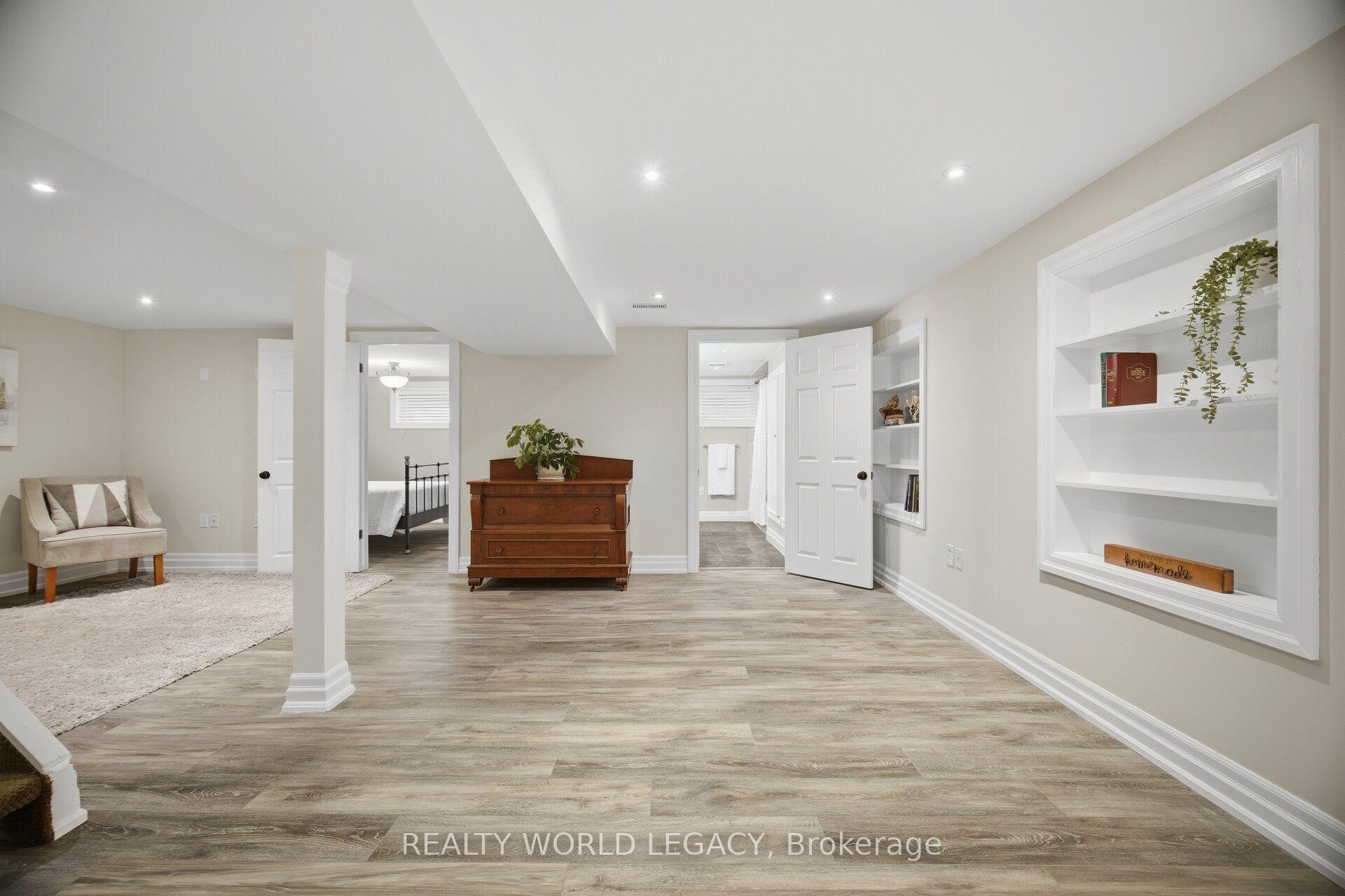Photo 32 of 18 Delsey Street, Hamilton, Dundas — HOMEH