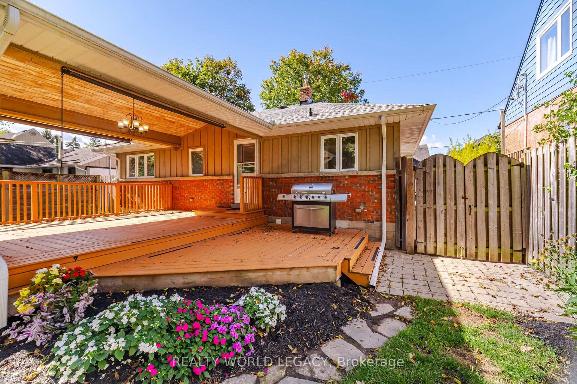 Photo 40 of 18 Delsey Street, Hamilton, Dundas — HOMEH