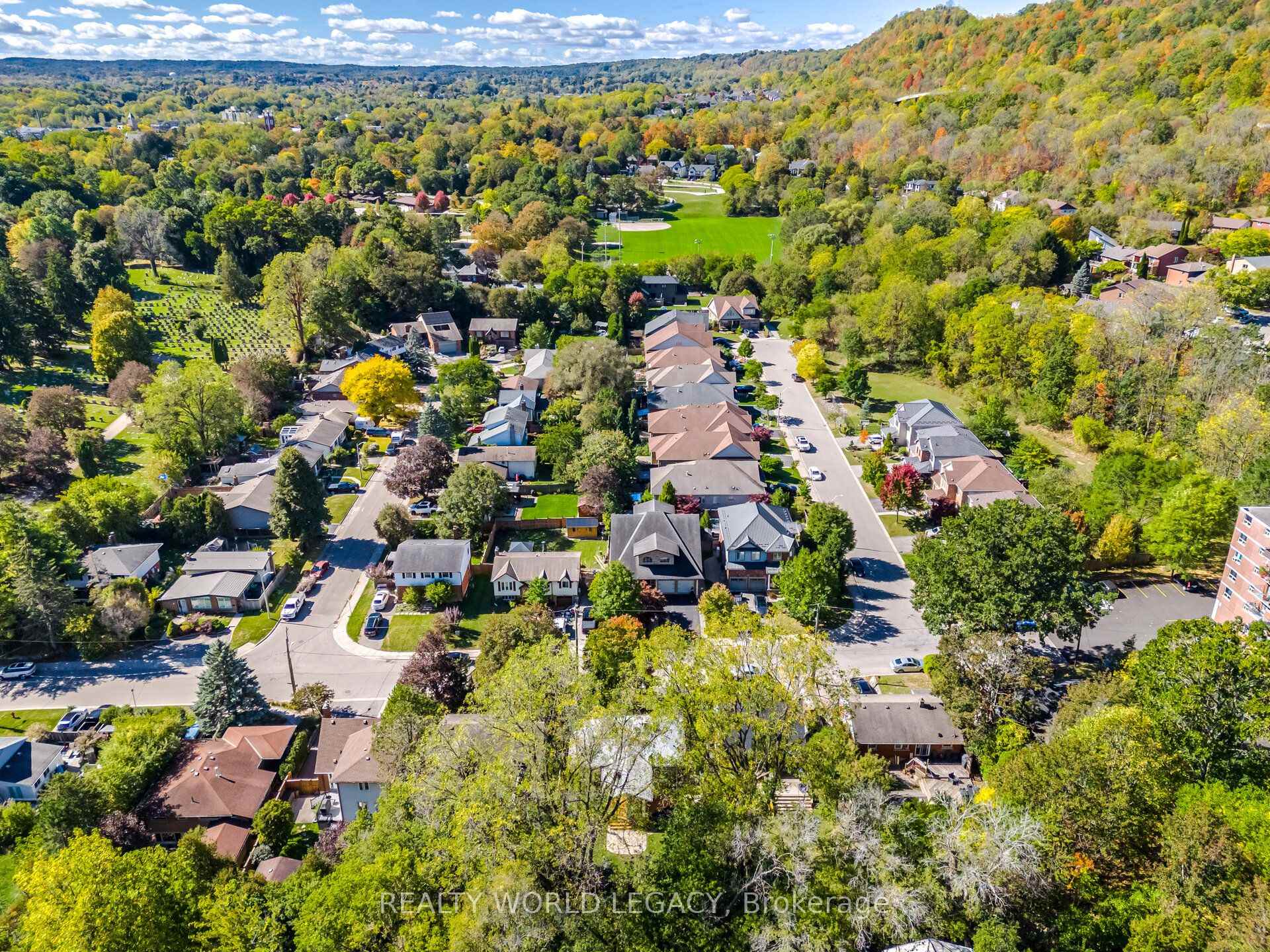 Photo 48 of 18 Delsey Street, Hamilton, Dundas — HOMEH