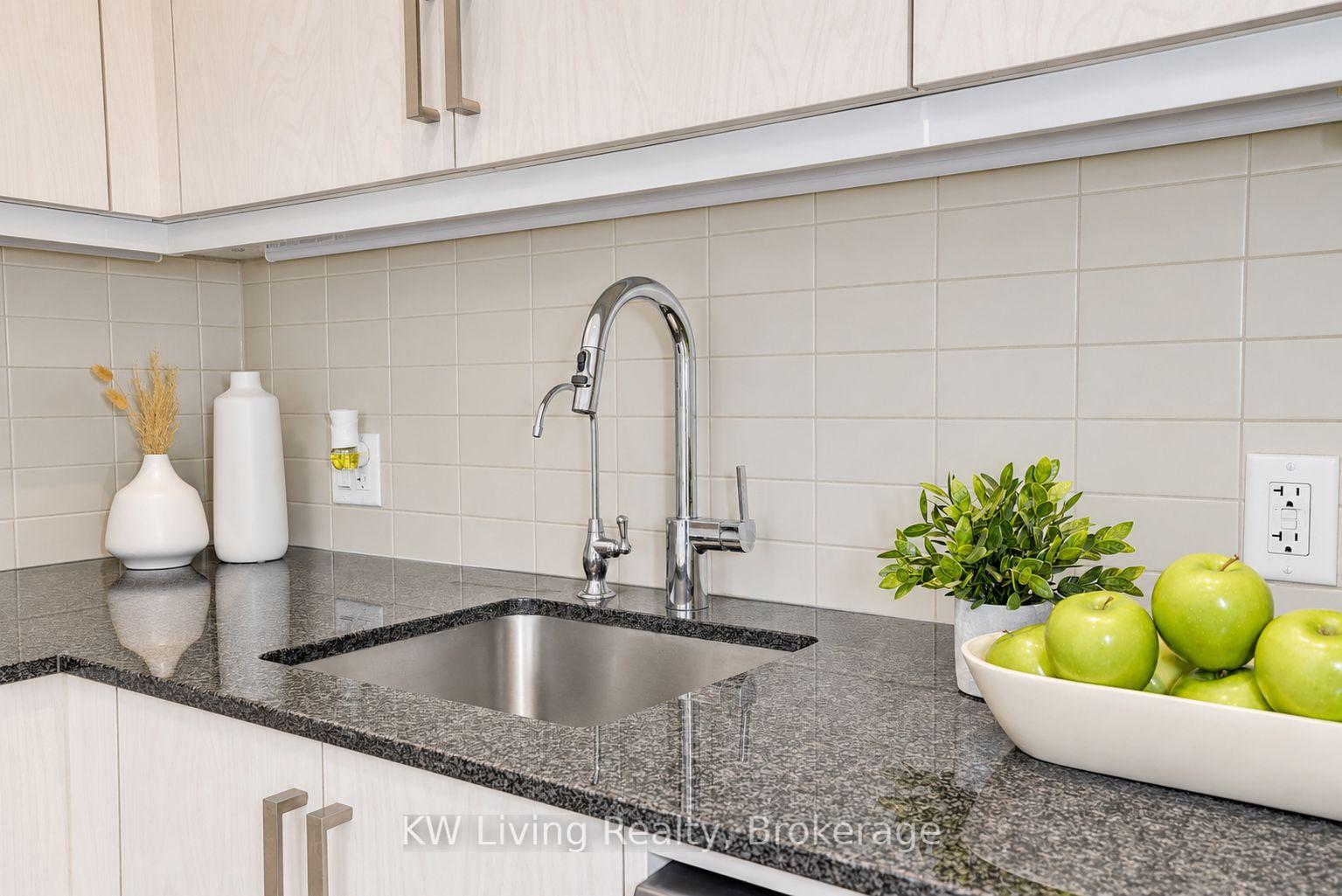 Photo 8 of Unit 515, 10 Gatineau Drive, Vaughan, Beverley Glen — HOMEH