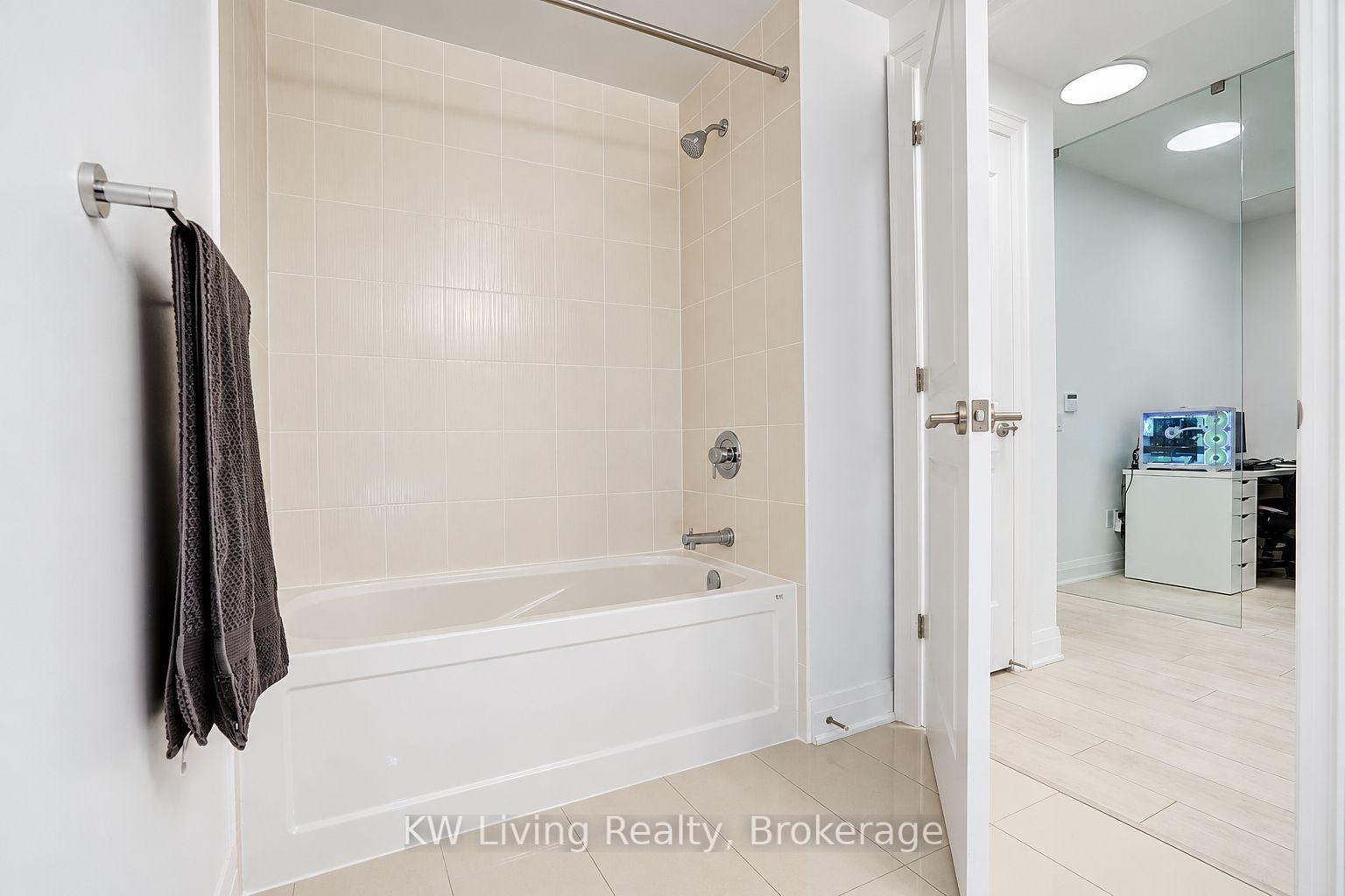 Photo 21 of Unit 515, 10 Gatineau Drive, Vaughan, Beverley Glen — HOMEH