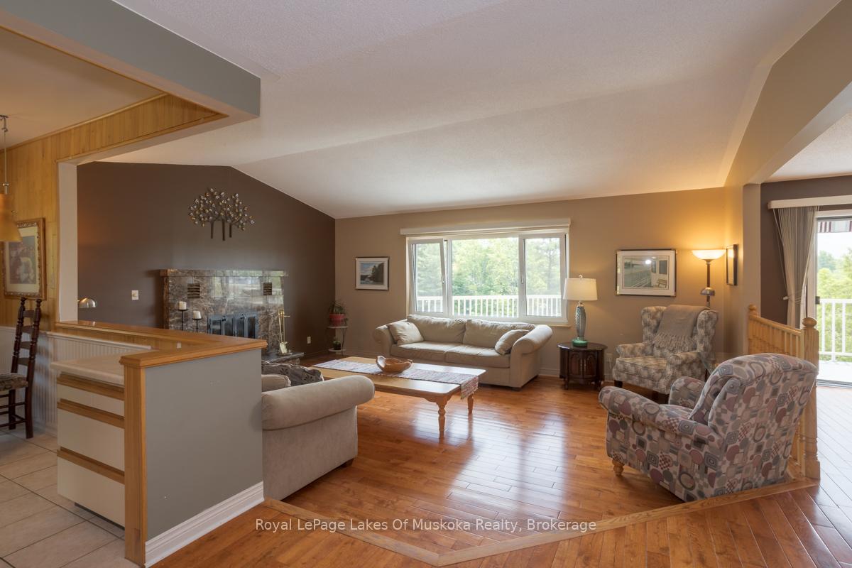 Photo 9 of 110 Dill Street, Bracebridge — HOMEH