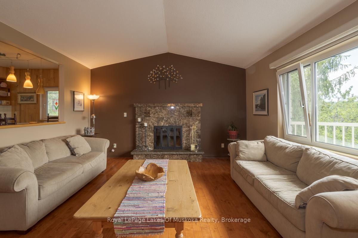 Photo 11 of 110 Dill Street, Bracebridge — HOMEH