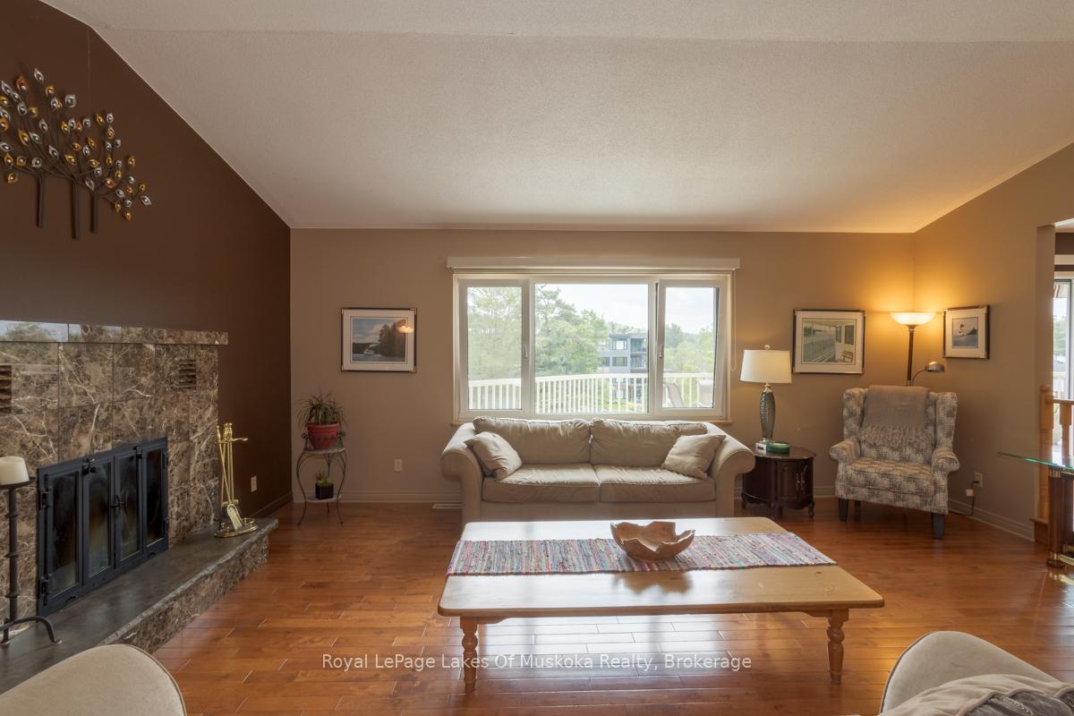 Photo 13 of 110 Dill Street, Bracebridge — HOMEH