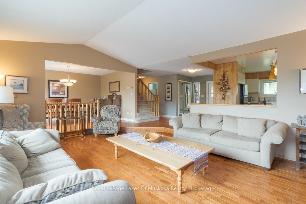 Photo 14 of 110 Dill Street, Bracebridge — HOMEH