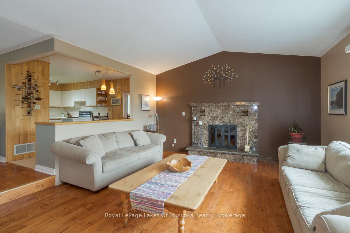Photo 15 of 110 Dill Street, Bracebridge — HOMEH
