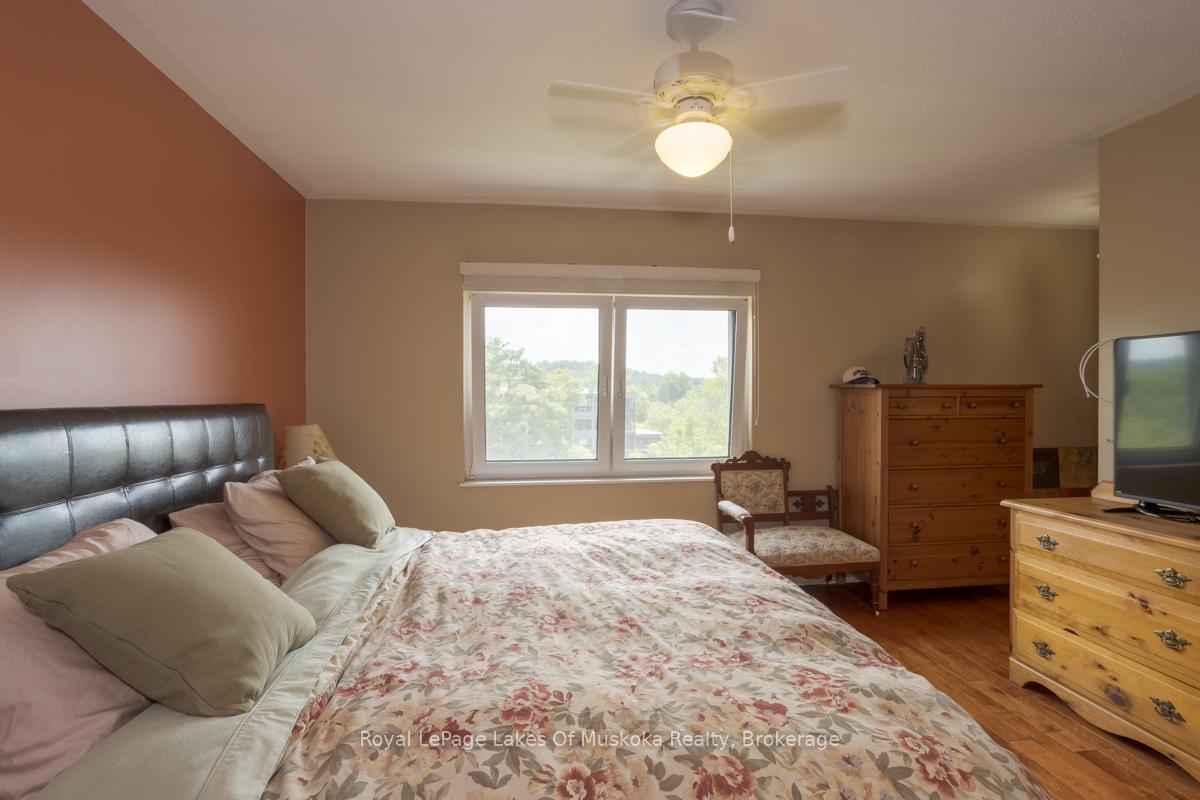 Photo 23 of 110 Dill Street, Bracebridge — HOMEH