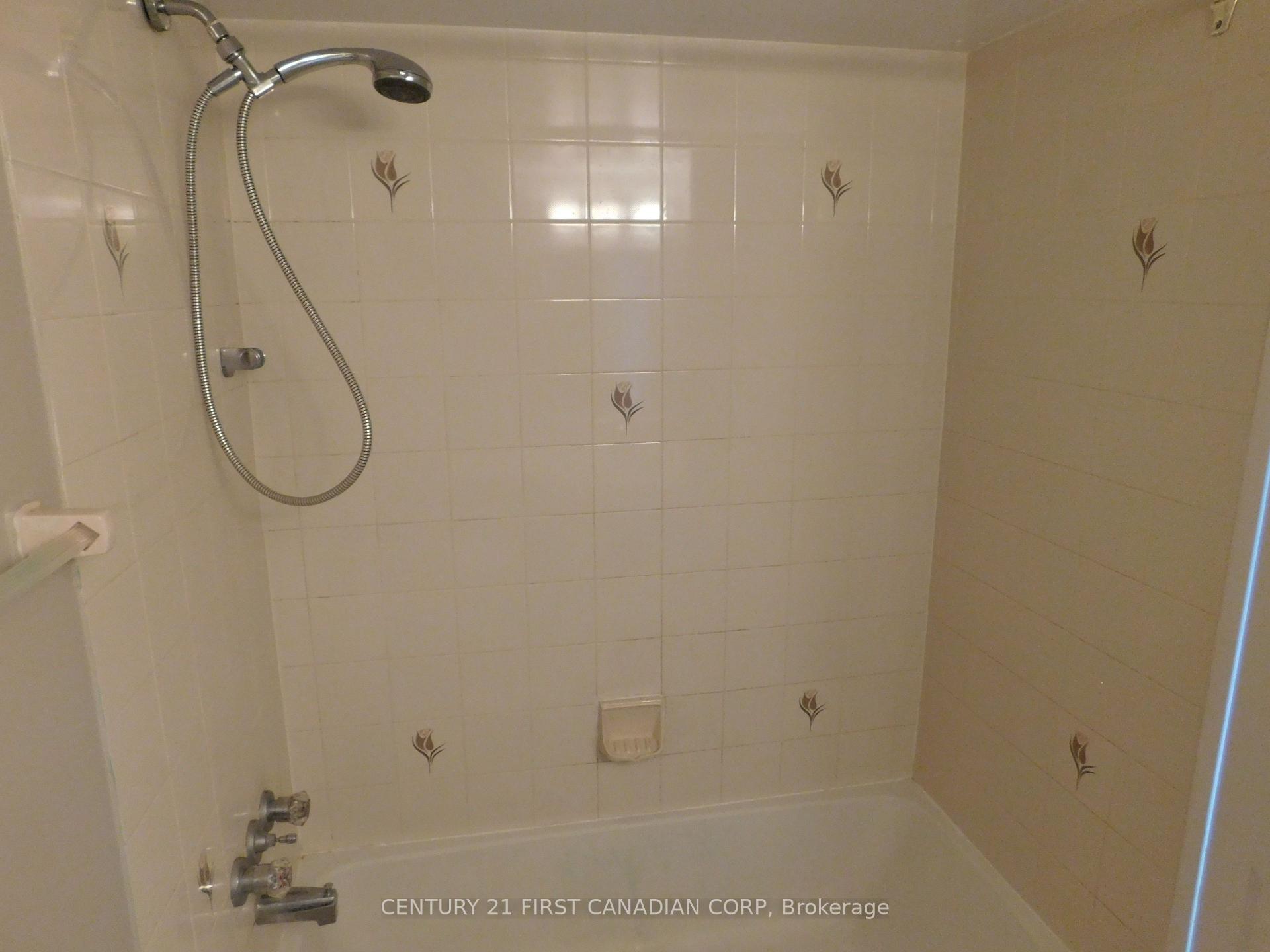 Photo 17 of Unit 2004, 323 Colborne Street, London, East K — HOMEH